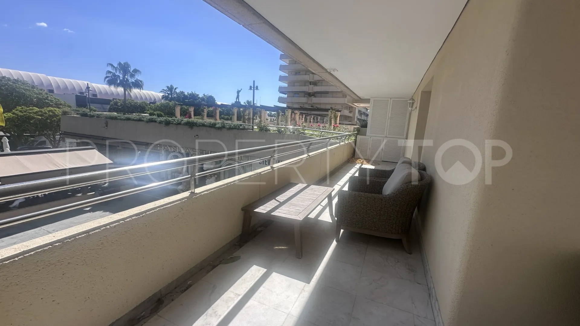Apartment in Marina Banus for sale