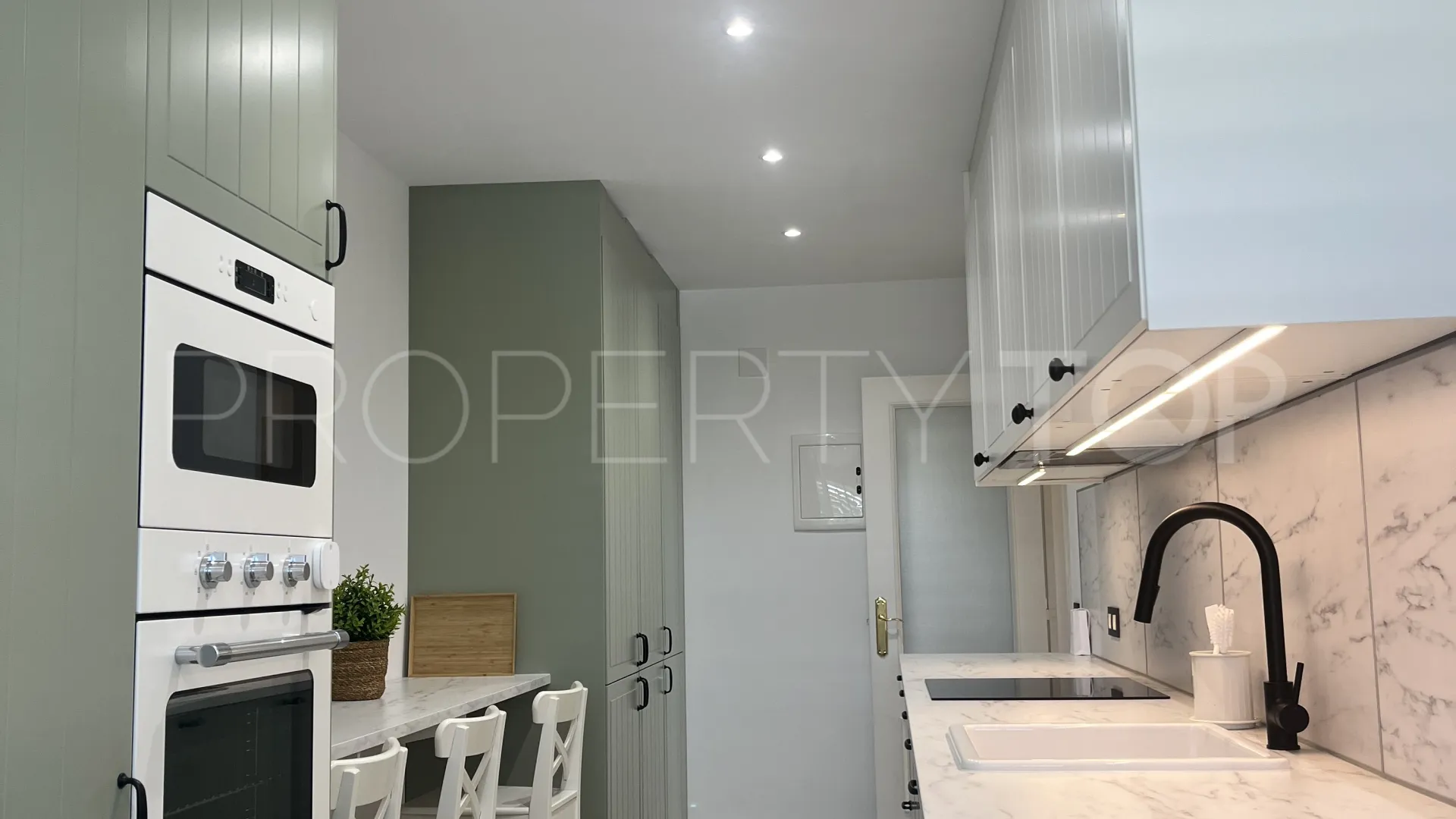 Apartment in Marina Banus for sale