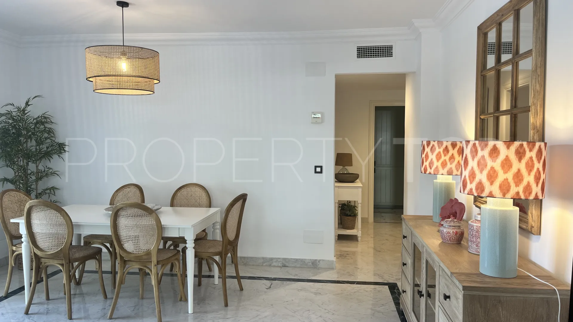 Apartment in Marina Banus for sale