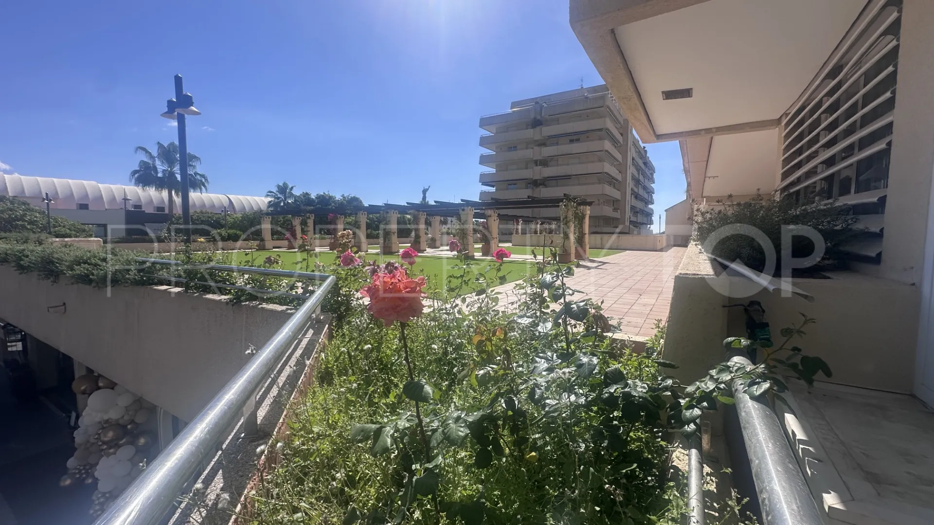 Apartment in Marina Banus for sale