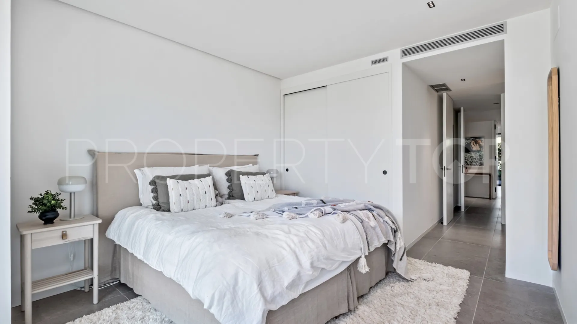 Apartamento planta baja en venta con 3 dormitorios en Village Verde