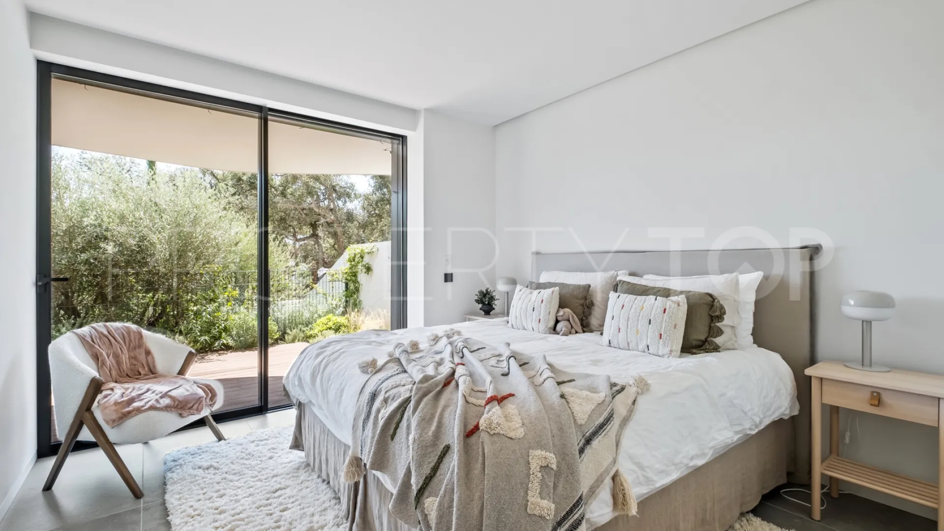 Apartamento planta baja en venta con 3 dormitorios en Village Verde