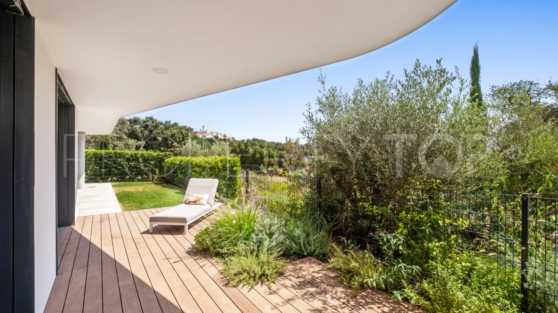 Apartamento planta baja en venta con 3 dormitorios en Village Verde