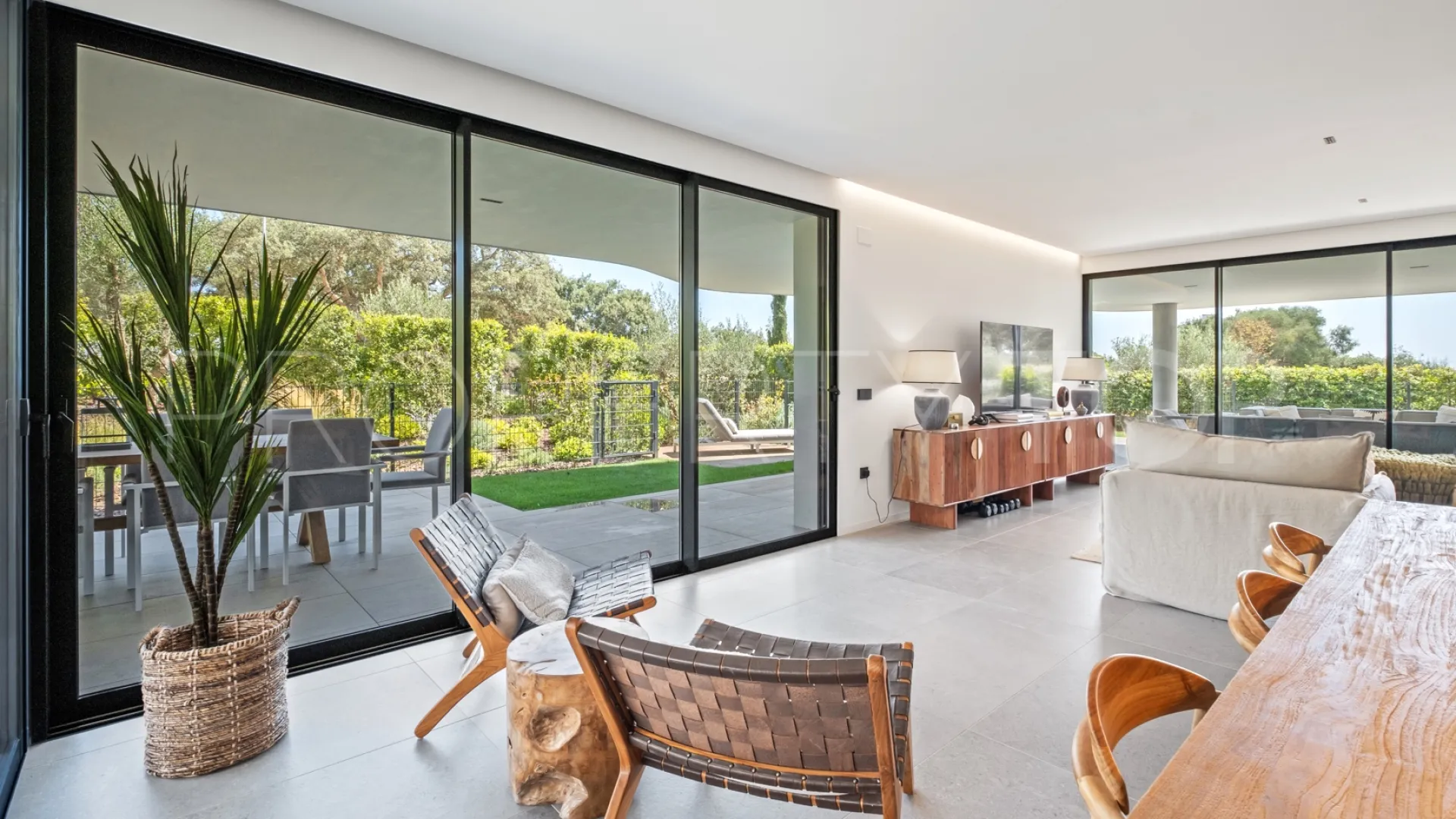 Apartamento planta baja en venta con 3 dormitorios en Village Verde