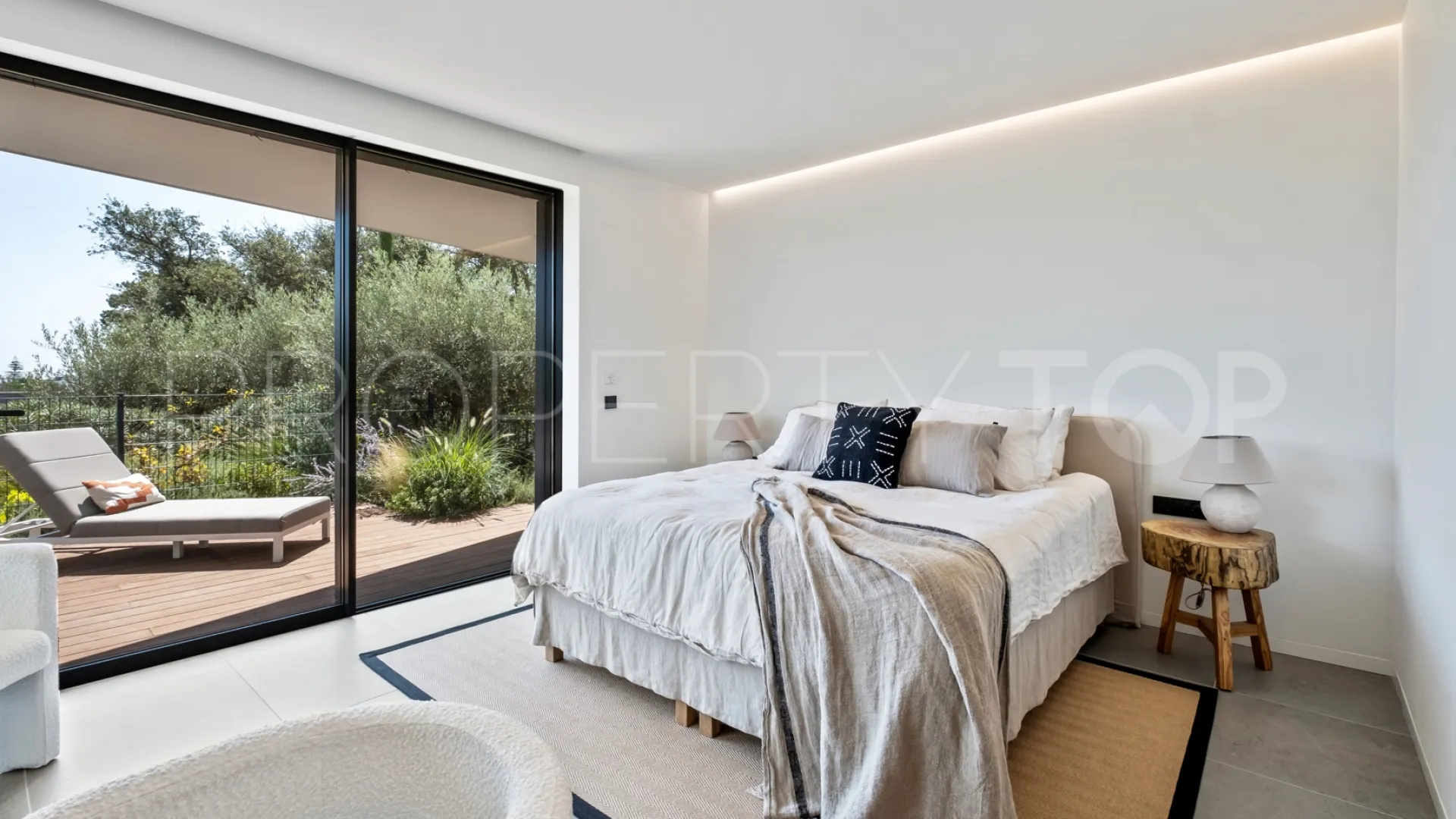 Apartamento planta baja en venta con 3 dormitorios en Village Verde