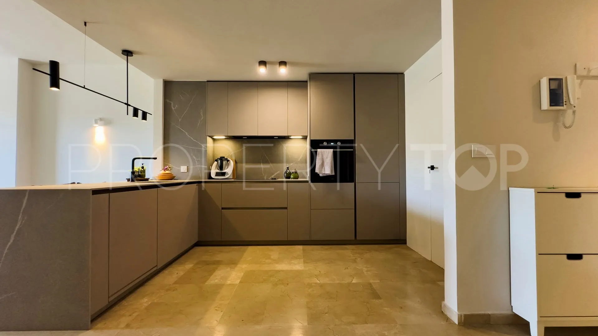 Buy Bahia de las Rocas ground floor apartment with 2 bedrooms