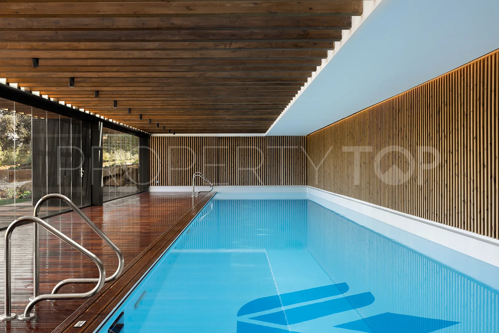 Ground floor apartment for sale in La Reserva with 3 bedrooms