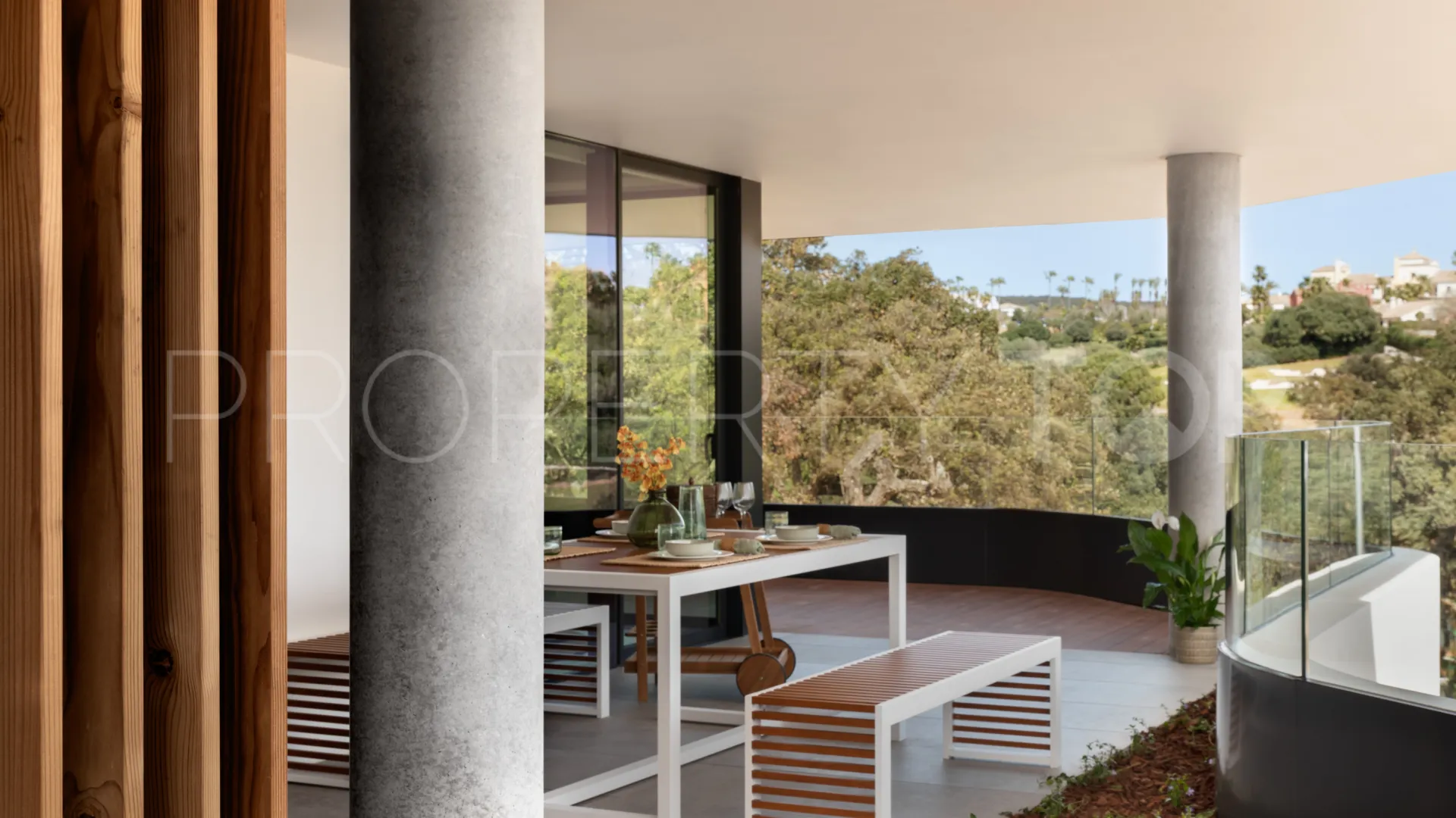Ground floor apartment for sale in La Reserva with 3 bedrooms