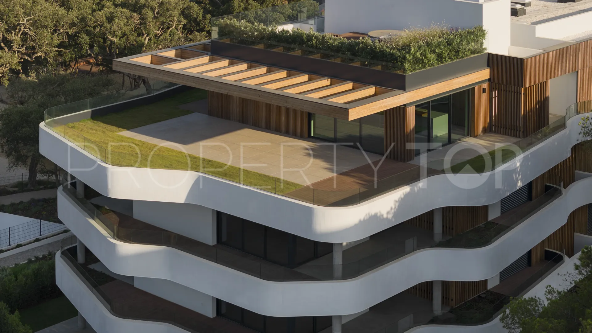 Ground floor apartment for sale in La Reserva with 3 bedrooms