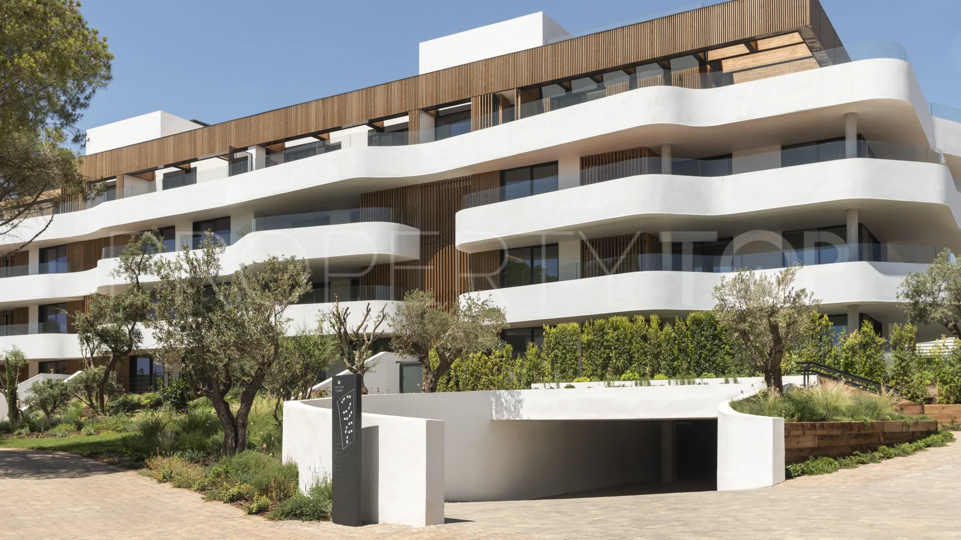 Ground floor apartment for sale in La Reserva with 3 bedrooms