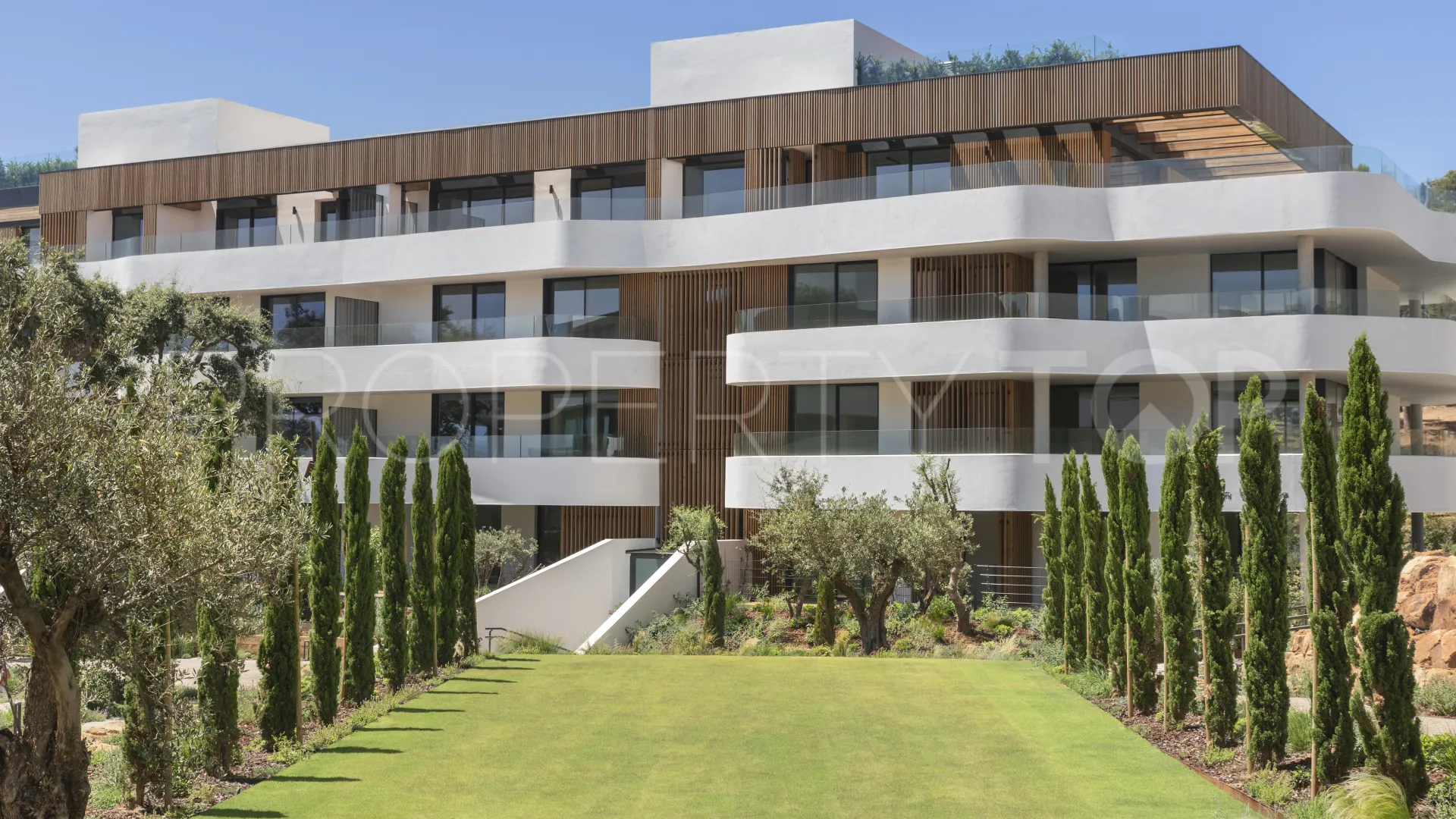 Ground floor apartment for sale in La Reserva with 3 bedrooms