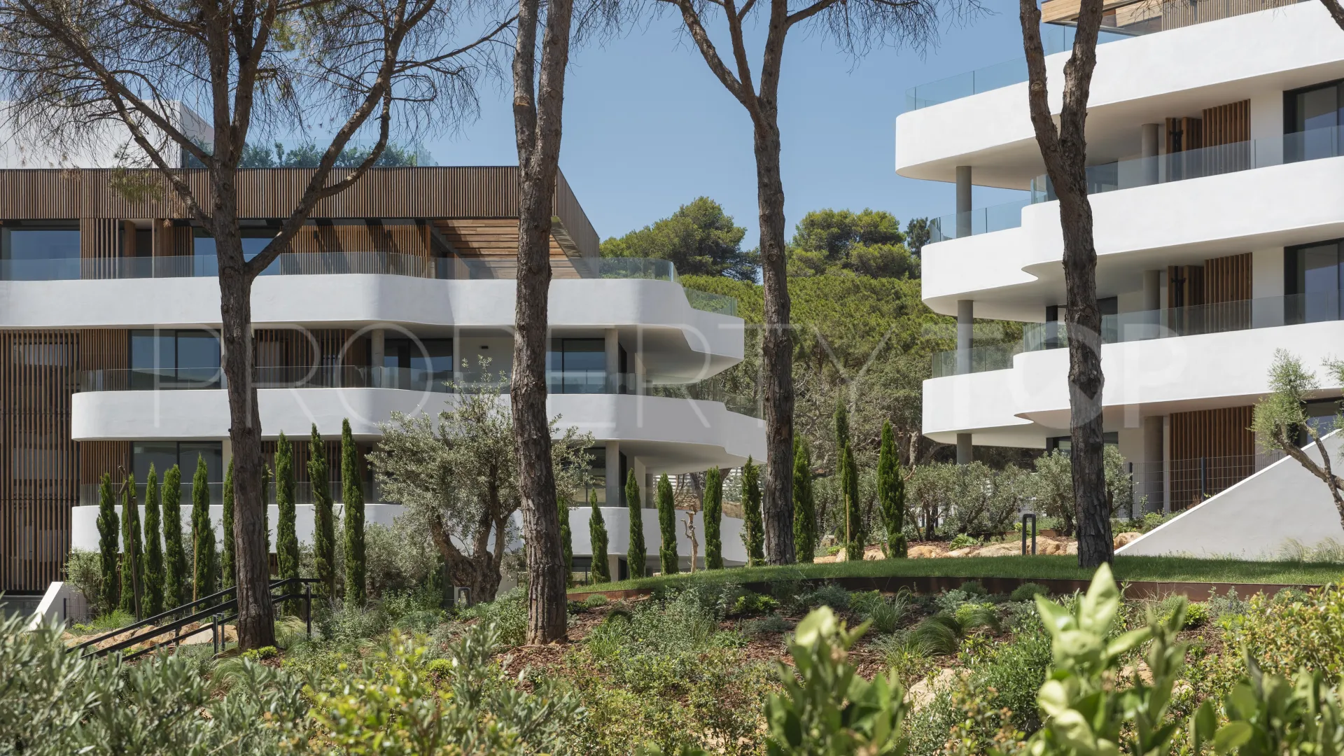 Ground floor apartment for sale in La Reserva with 3 bedrooms