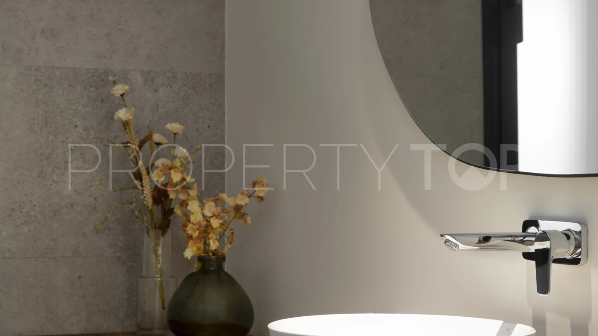 Ground floor apartment for sale in La Reserva with 3 bedrooms