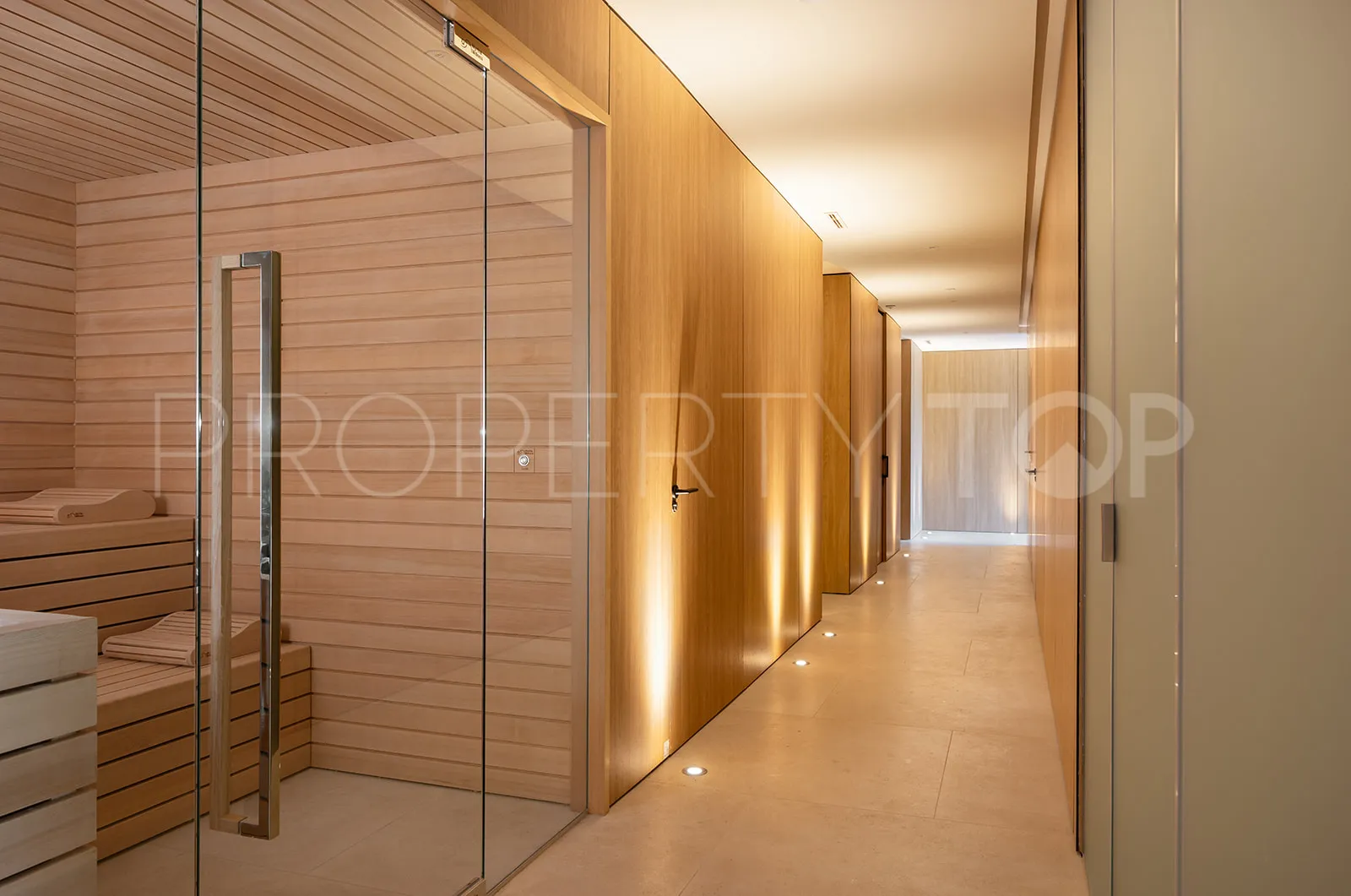 Ground floor apartment for sale in La Reserva with 3 bedrooms