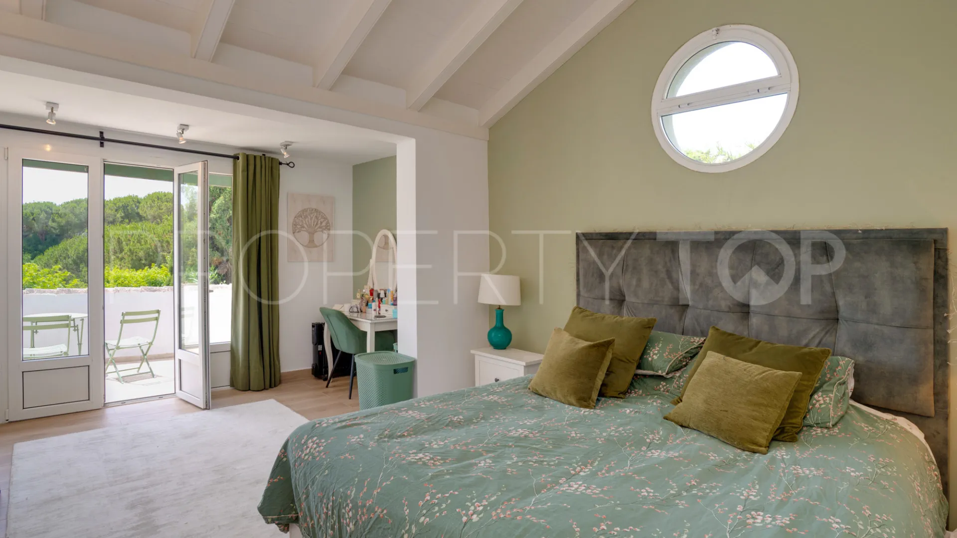 For sale Zona F 4 bedrooms villa