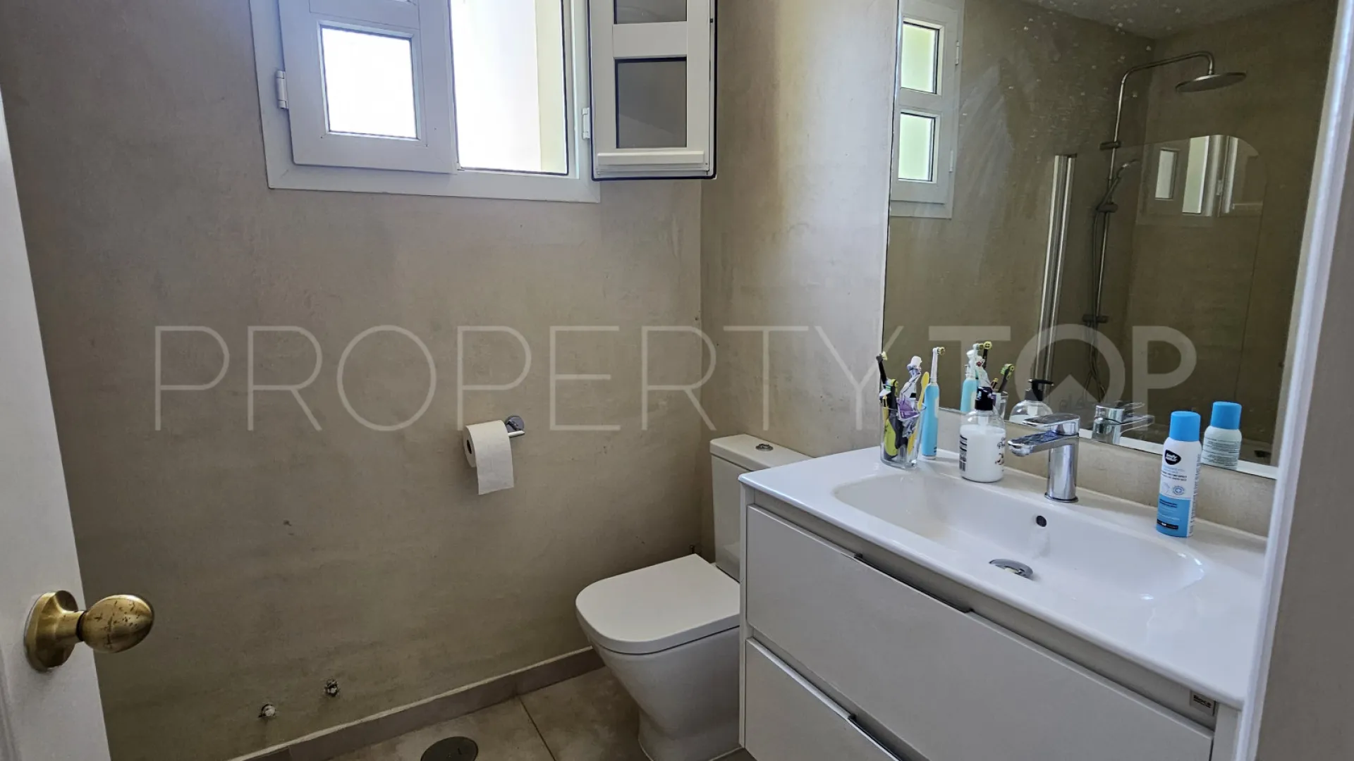 For sale Zona F 4 bedrooms villa