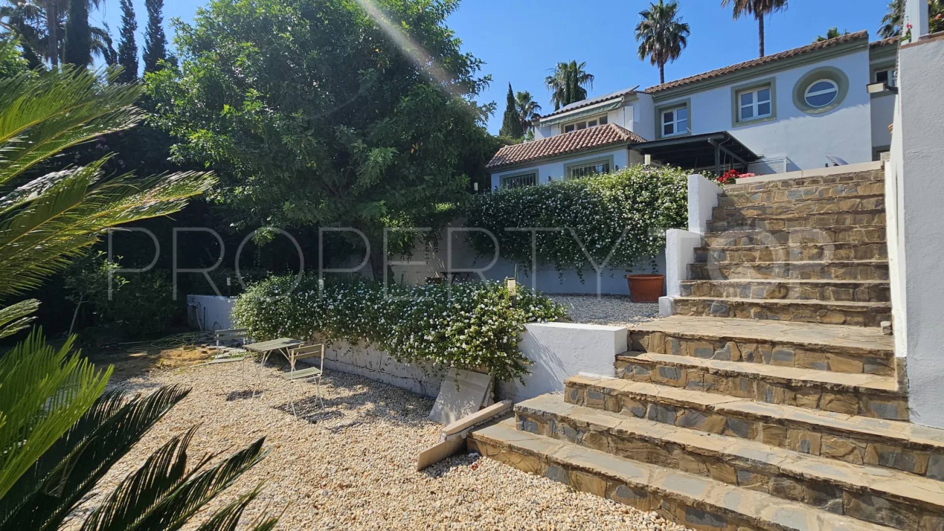 For sale Zona F 4 bedrooms villa