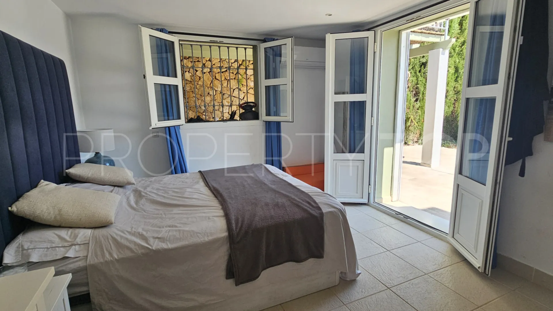 For sale Zona F 4 bedrooms villa