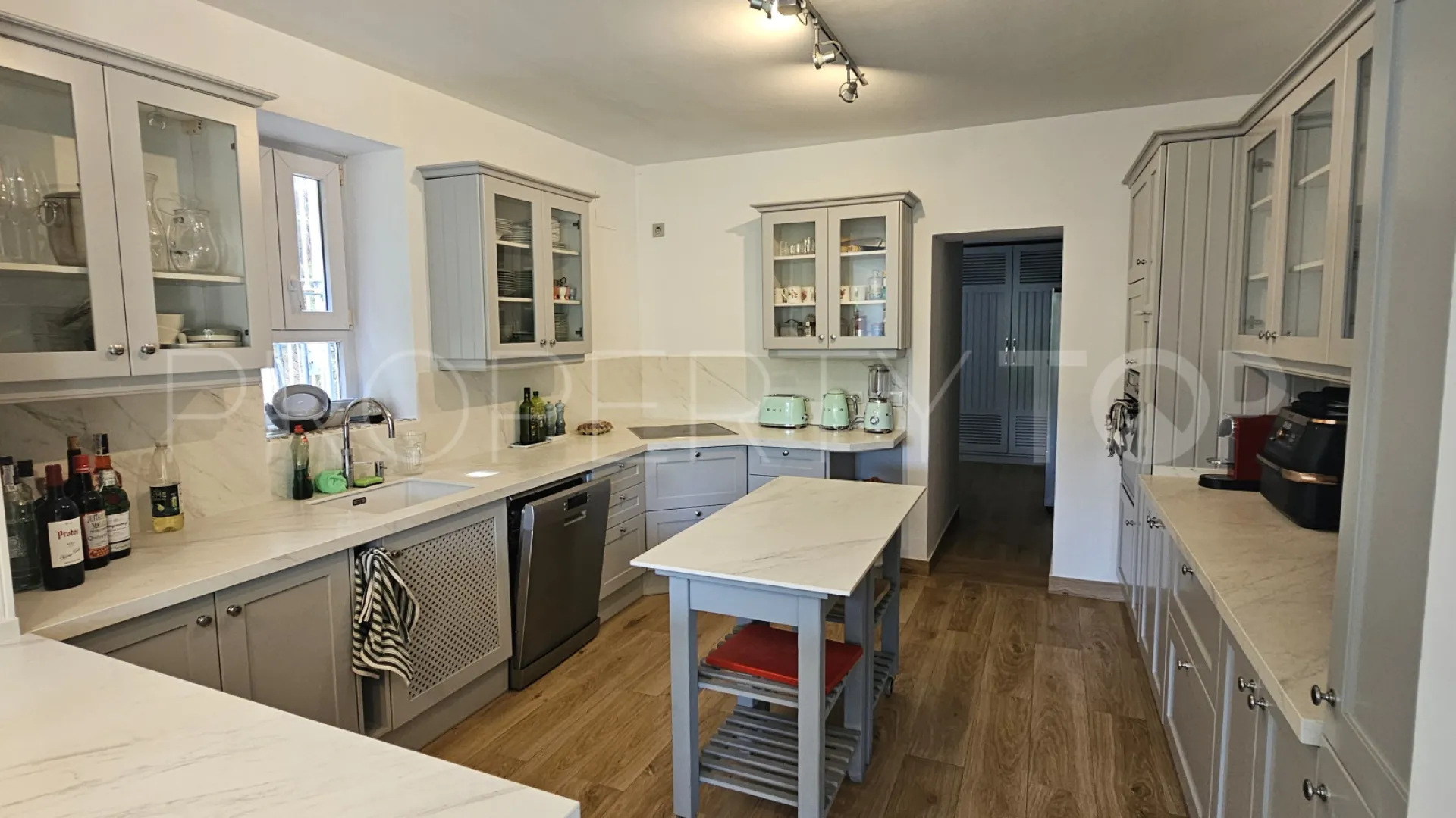 For sale Zona F 4 bedrooms villa