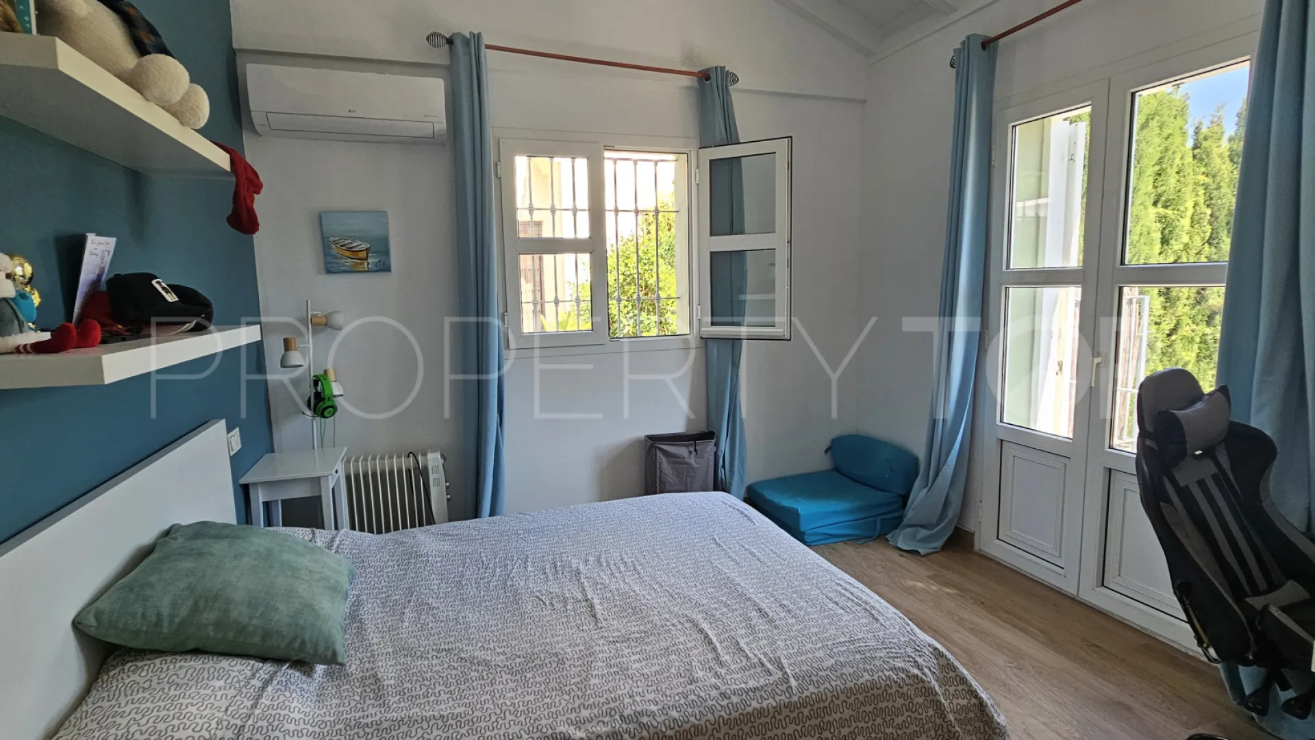 For sale Zona F 4 bedrooms villa