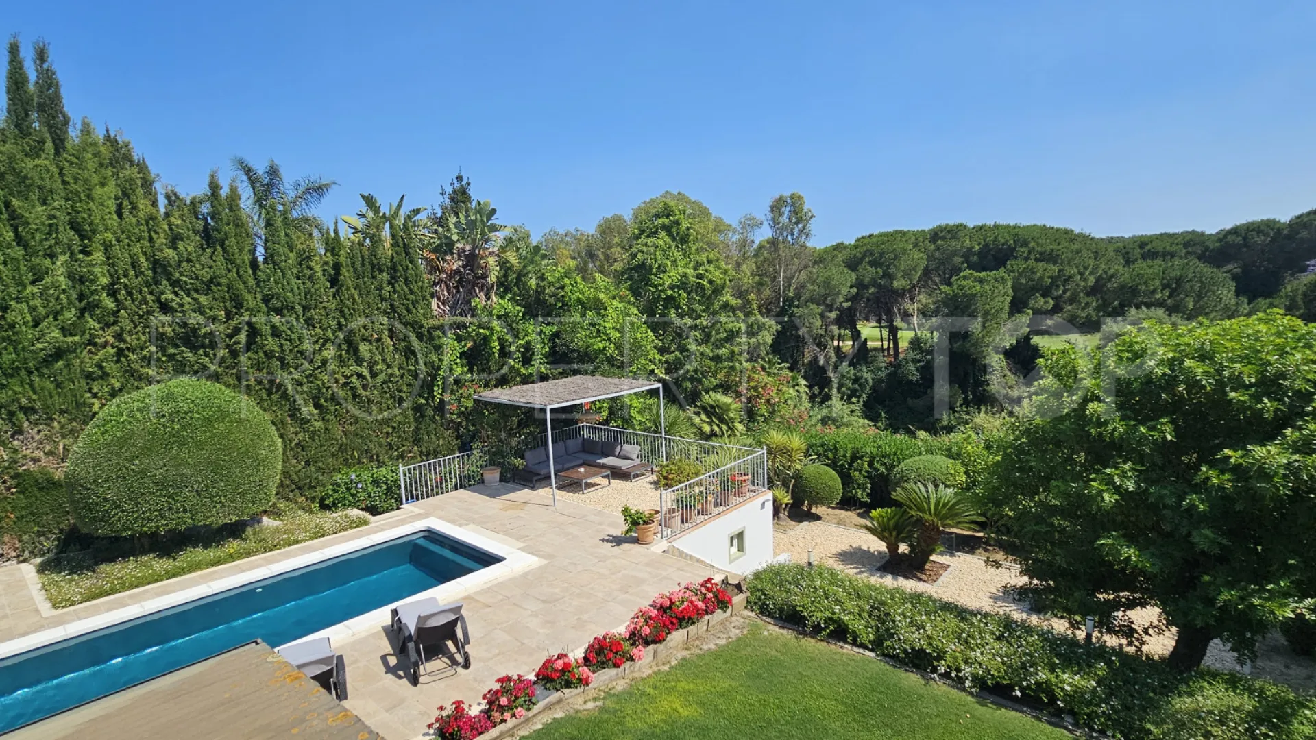 For sale Zona F 4 bedrooms villa