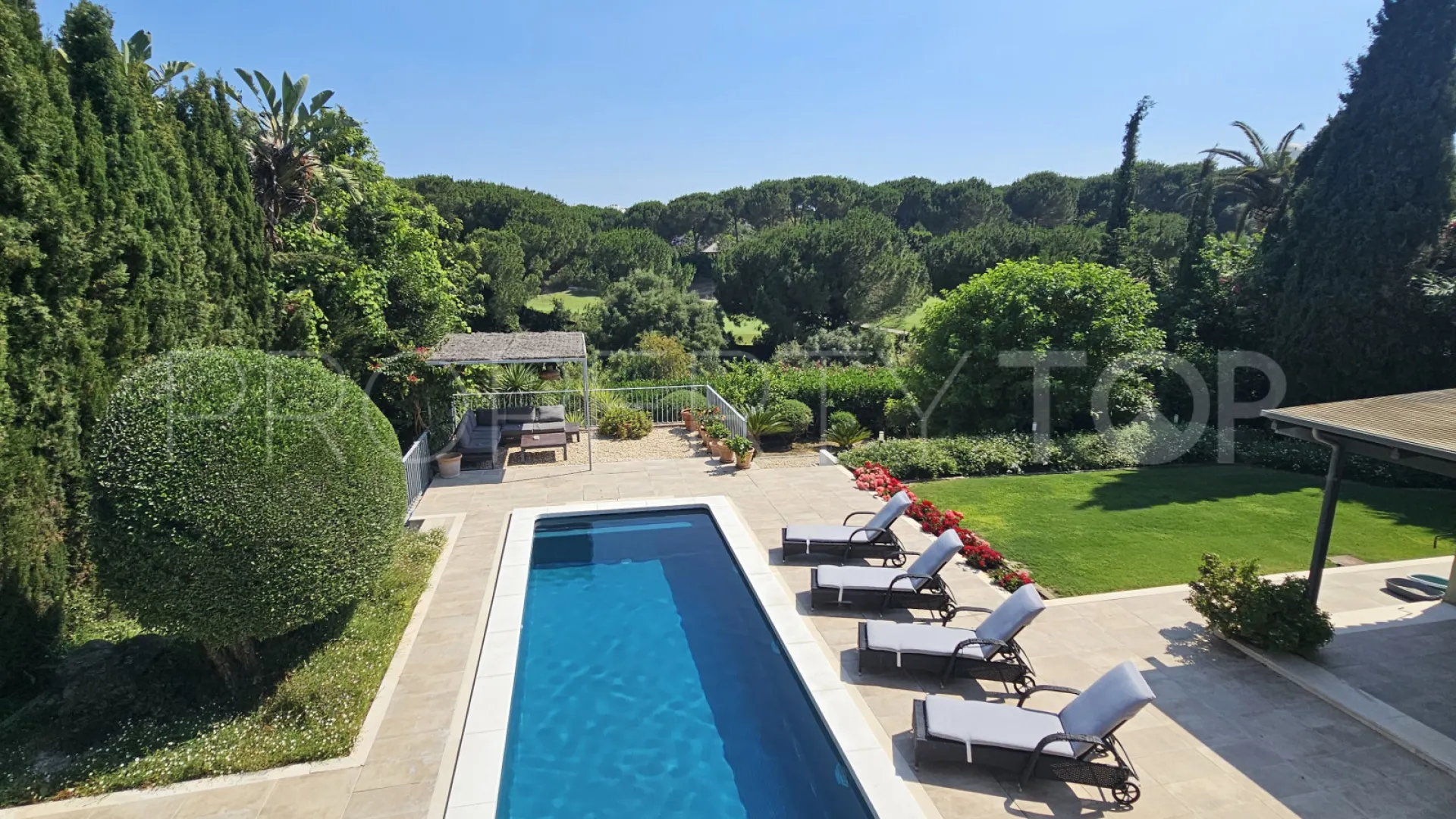 For sale Zona F 4 bedrooms villa