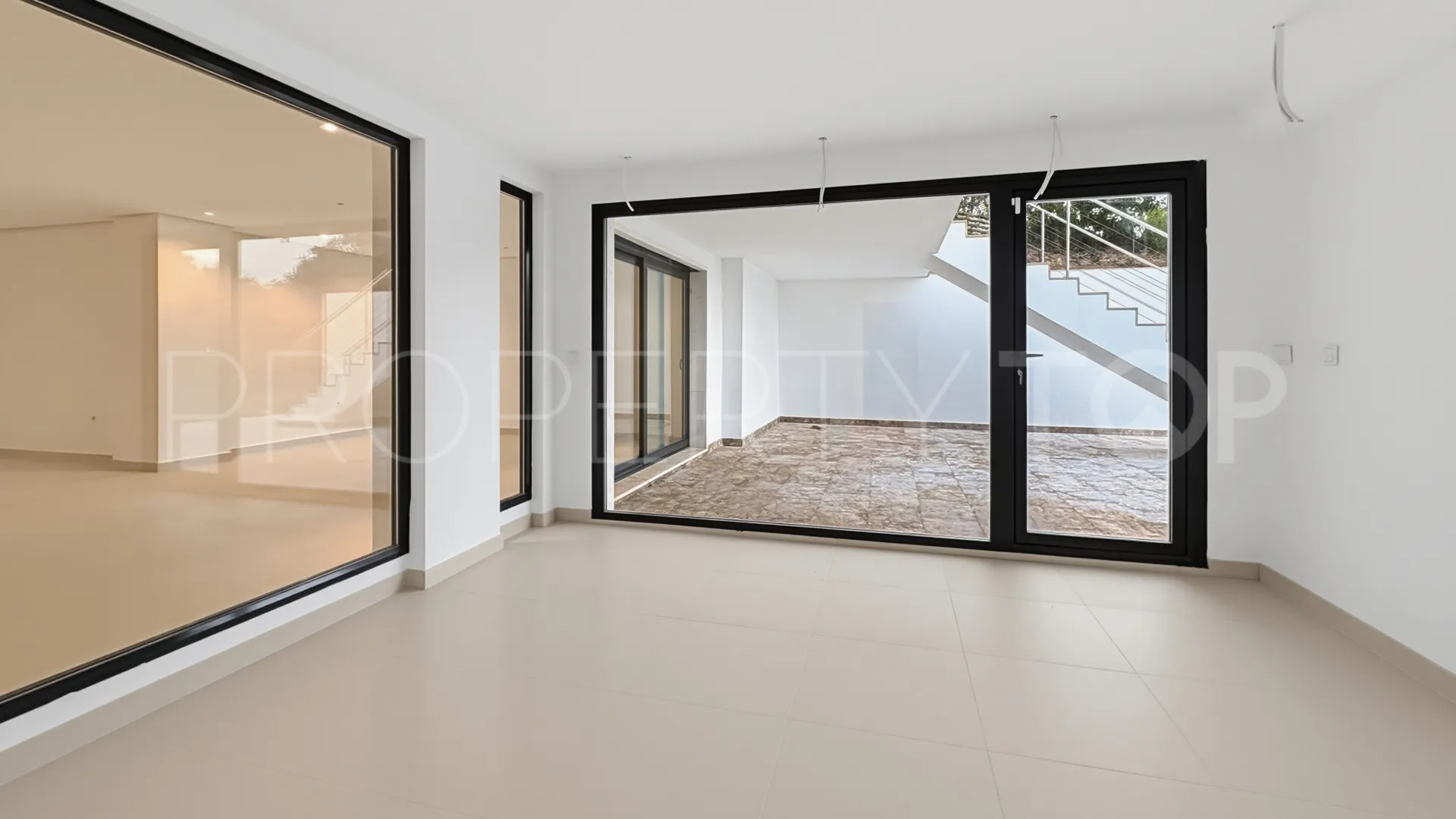 For sale 6 bedrooms villa in La Reserva