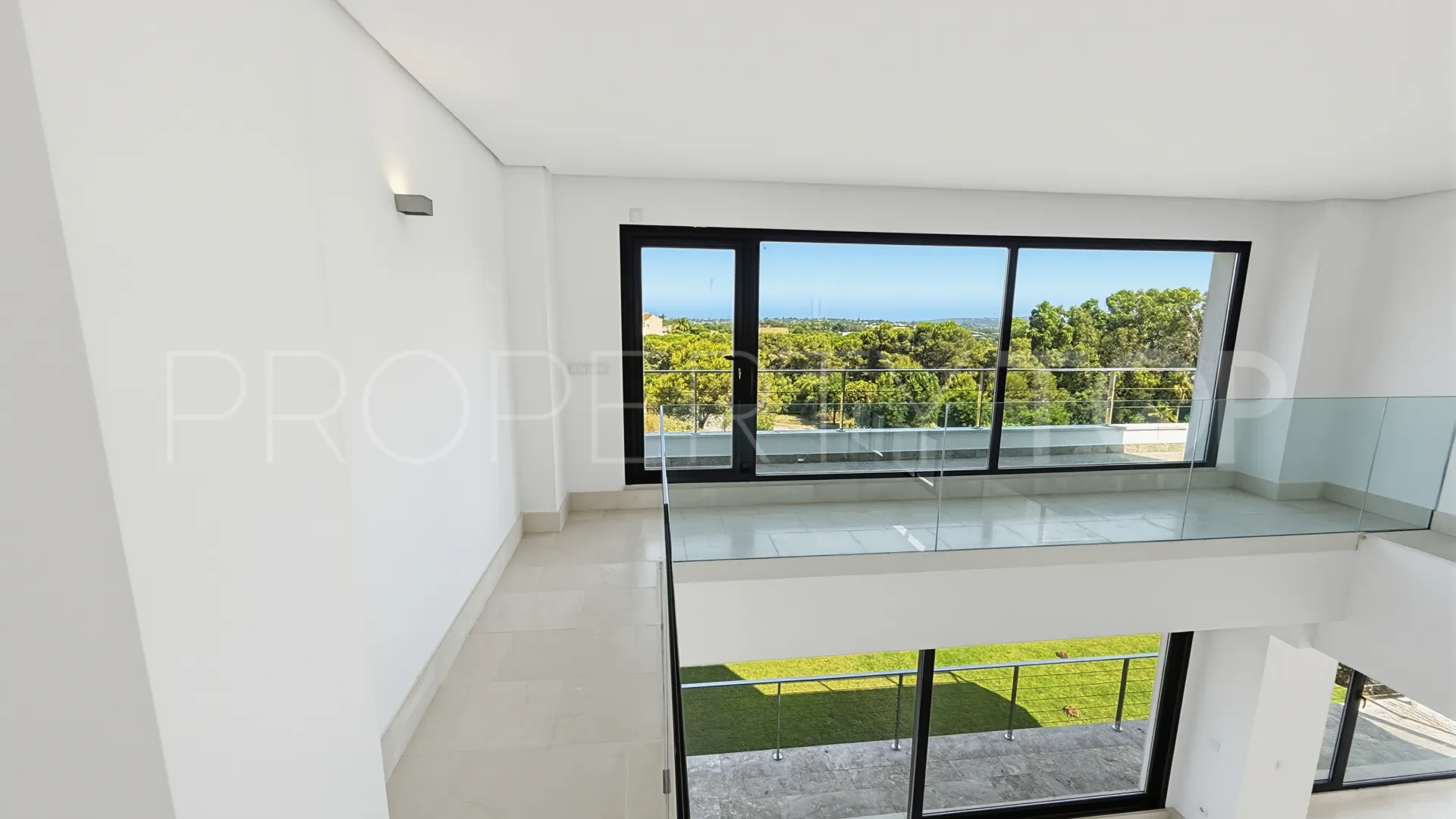 For sale 6 bedrooms villa in La Reserva