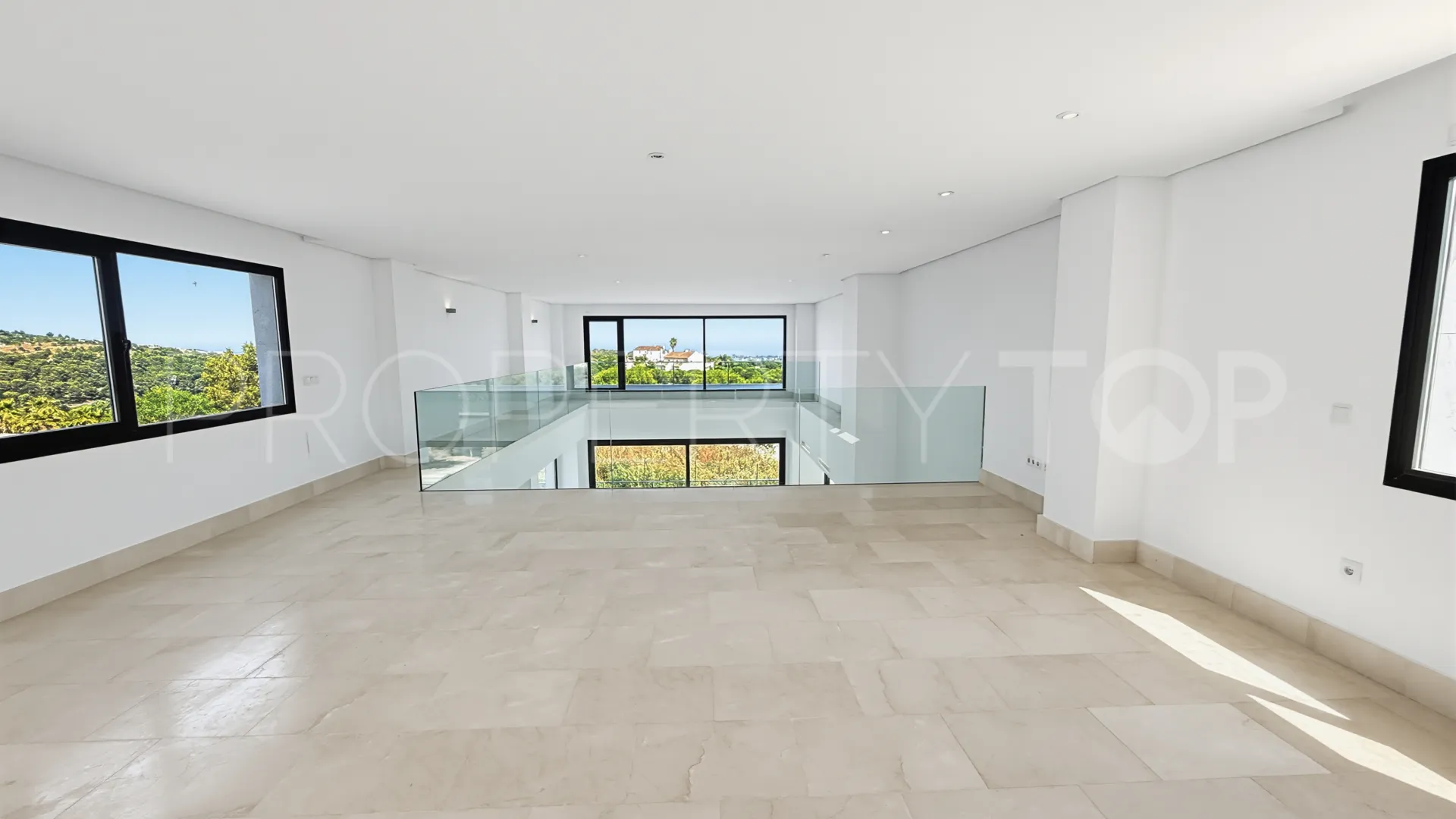 For sale 6 bedrooms villa in La Reserva