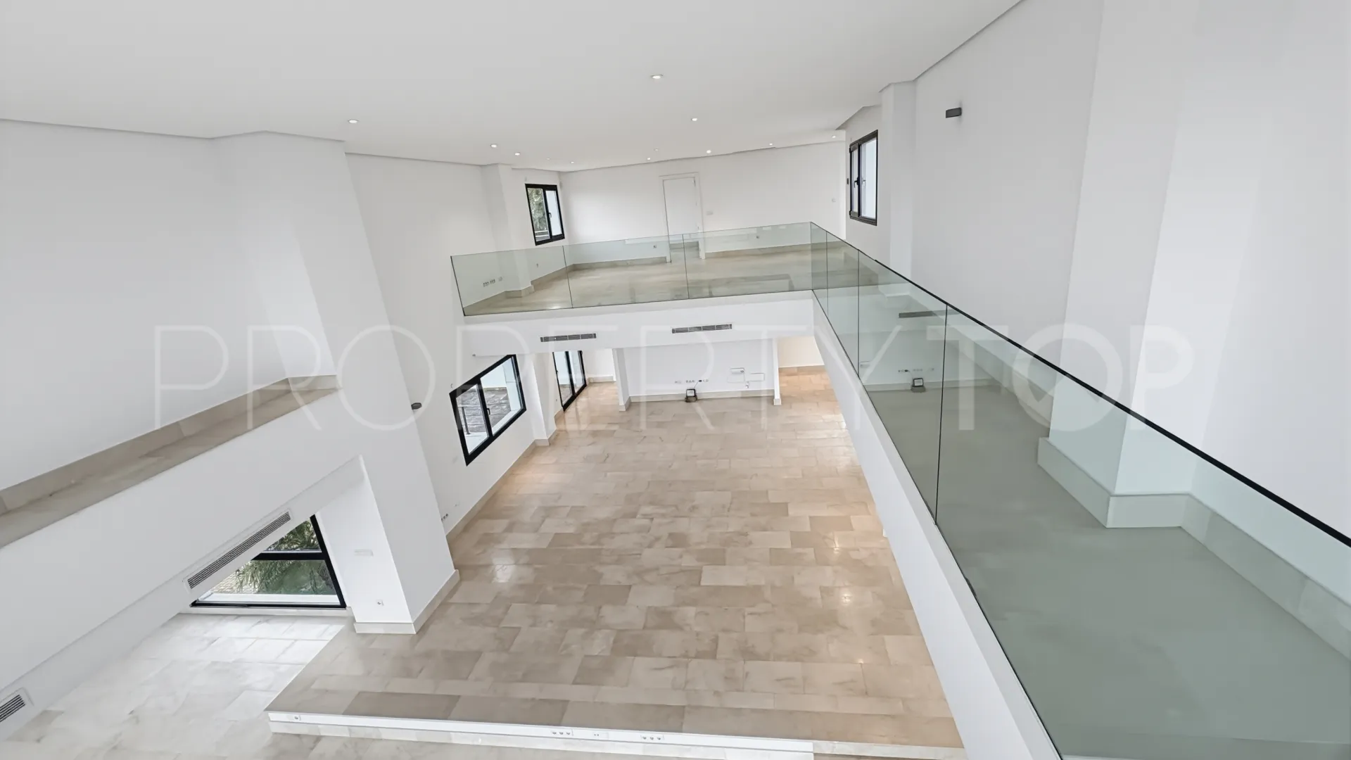 For sale 6 bedrooms villa in La Reserva
