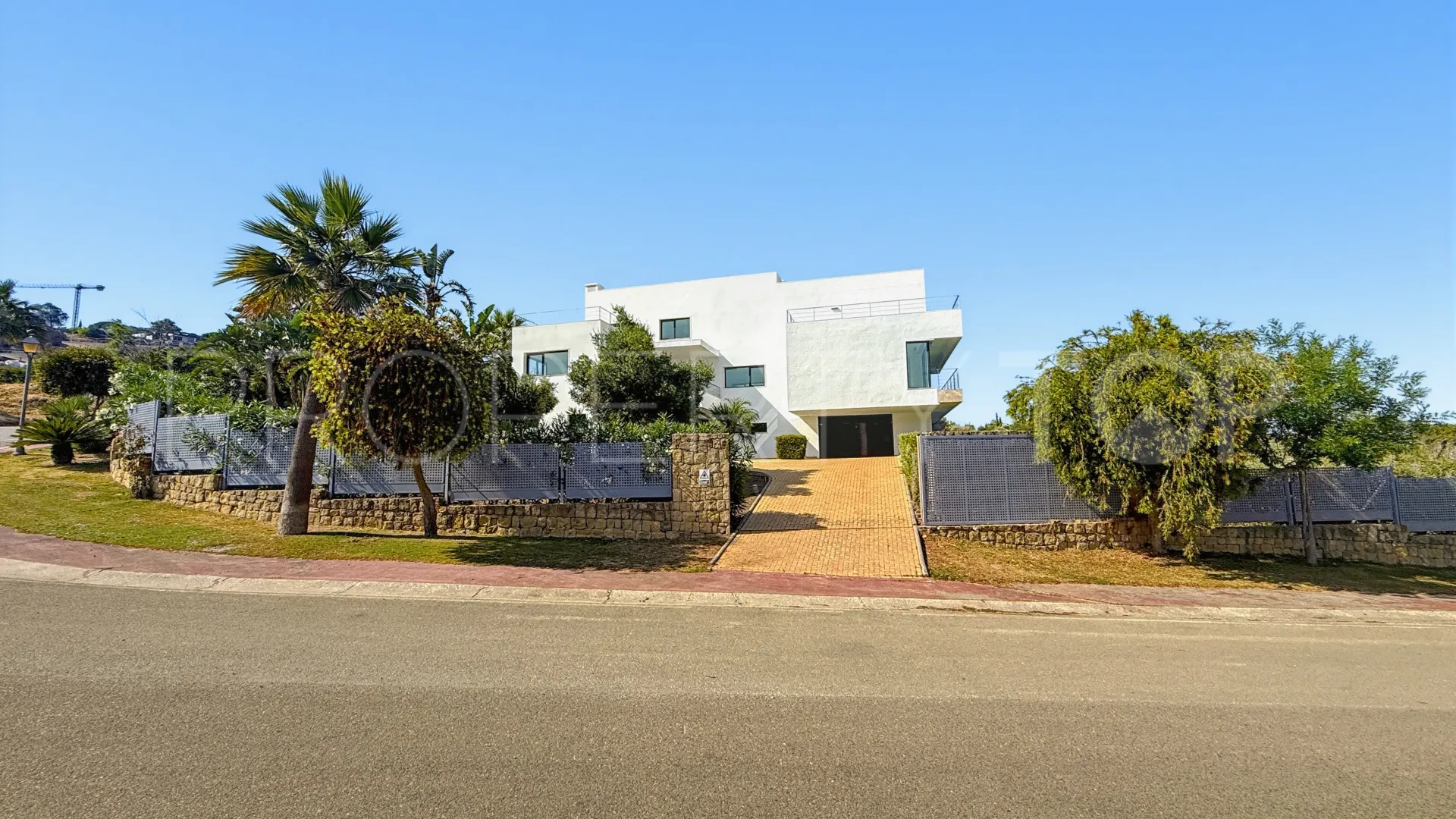 For sale 6 bedrooms villa in La Reserva