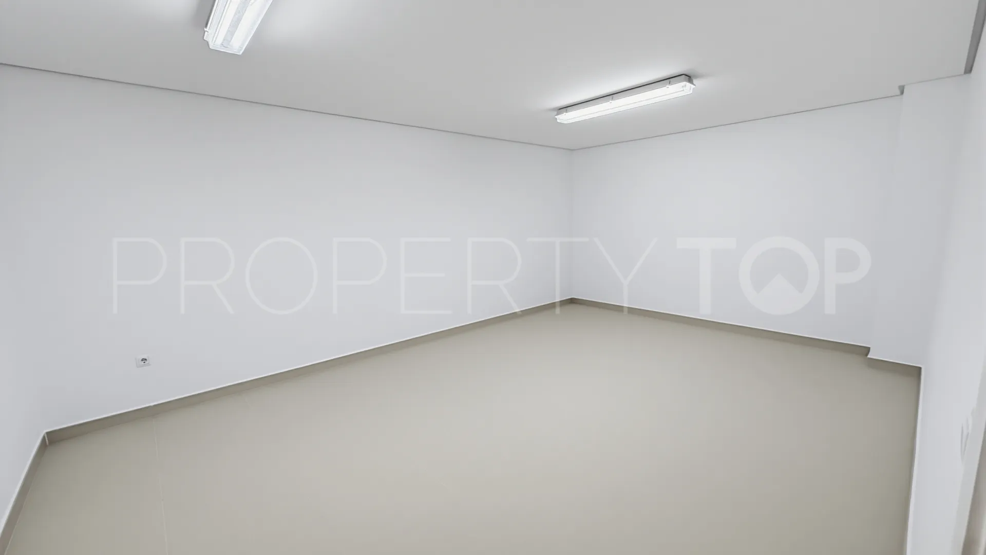 For sale 6 bedrooms villa in La Reserva