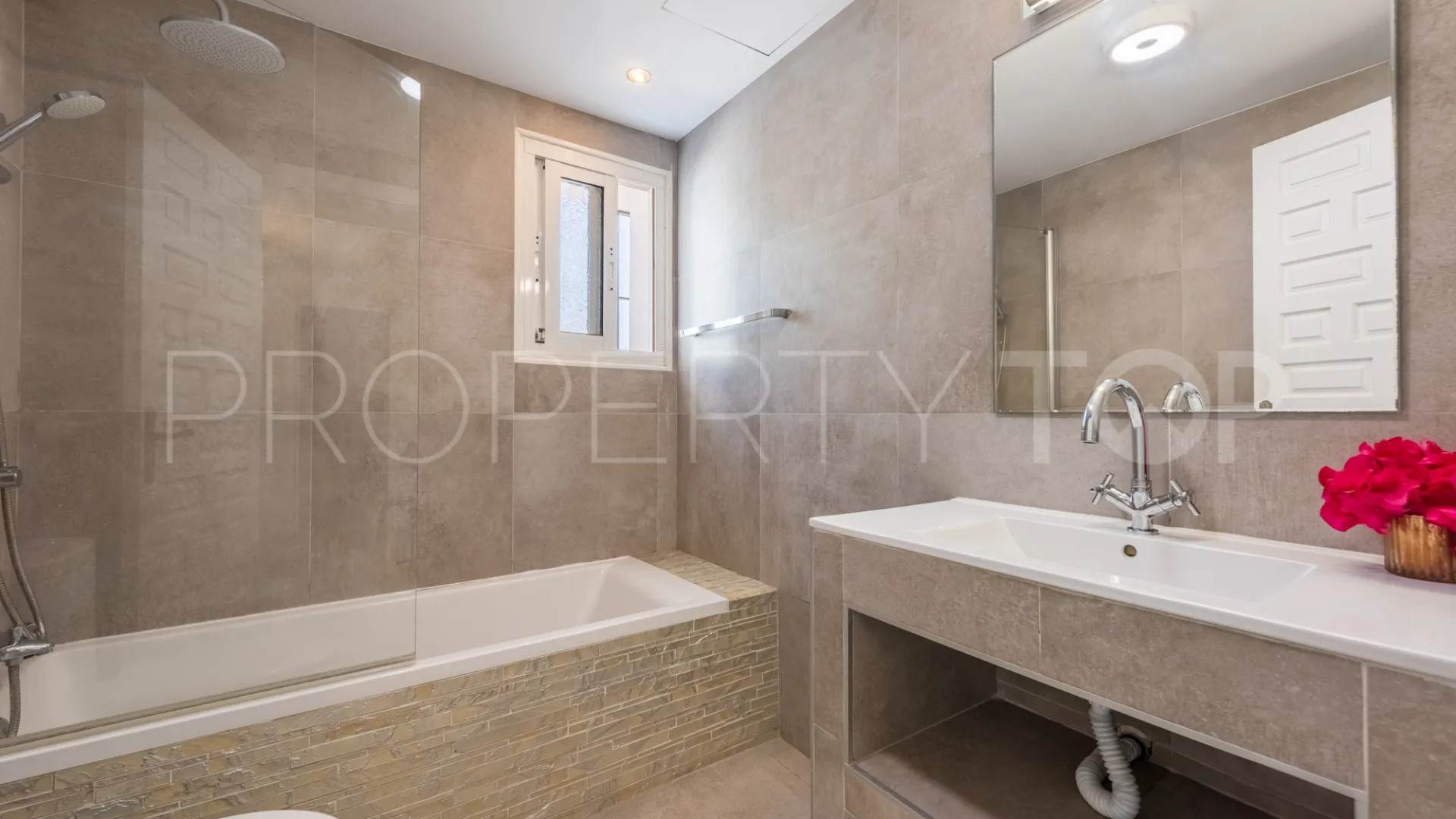 Villa en venta en Valderrama Golf
