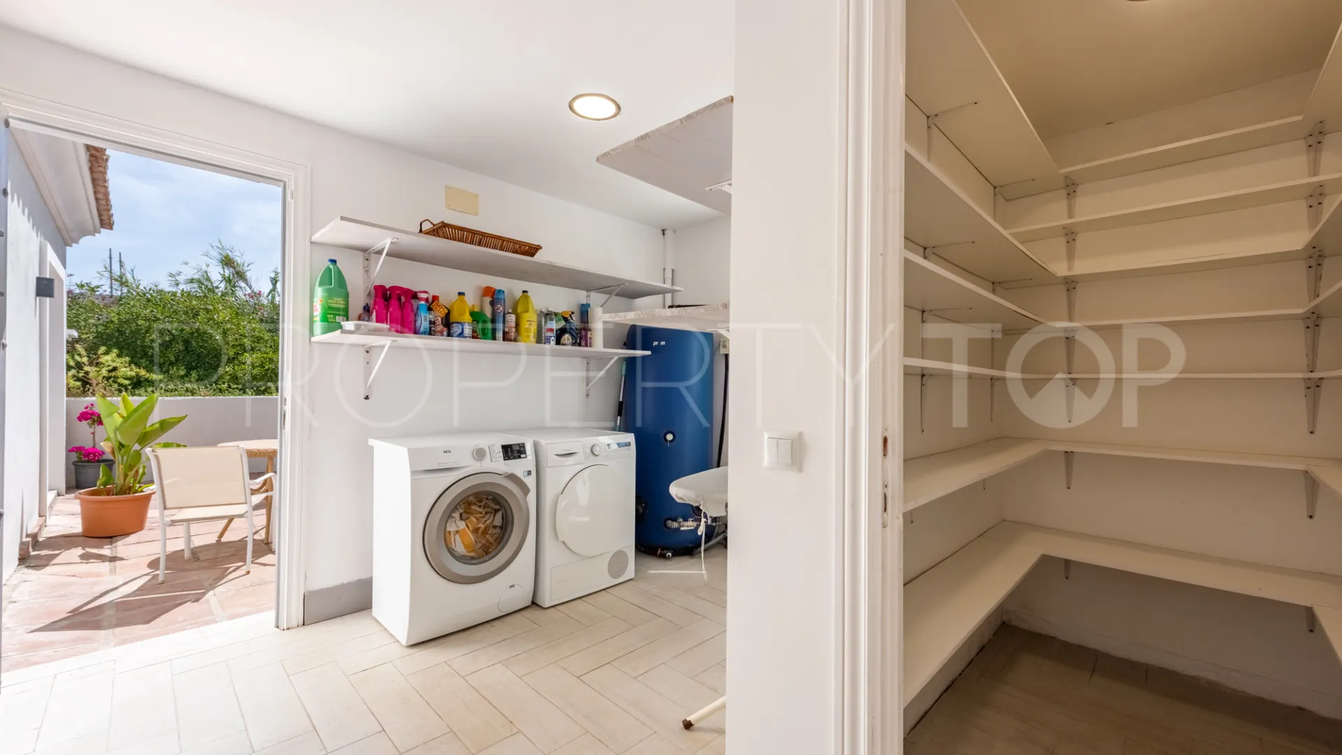 Villa en venta en Valderrama Golf