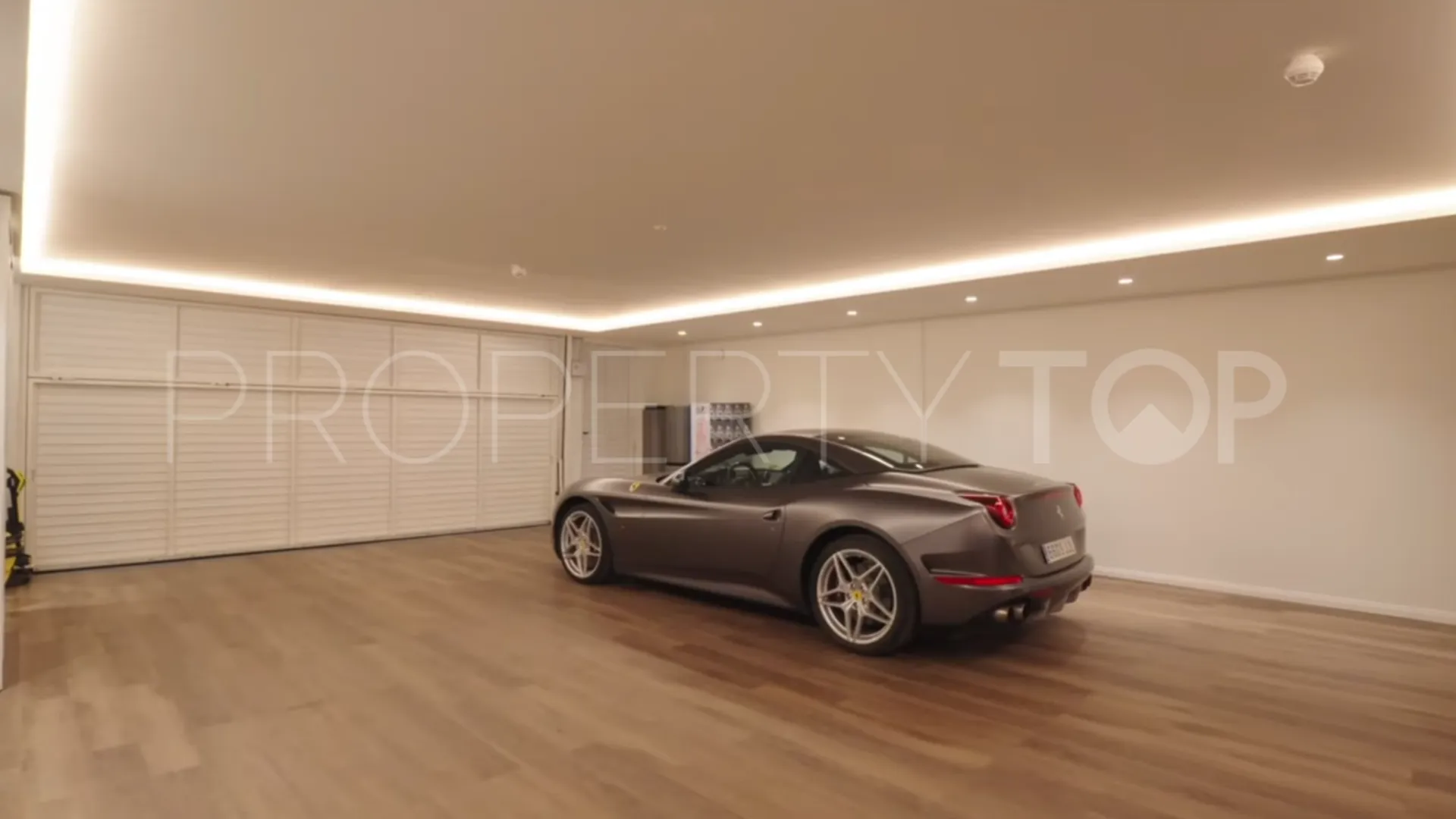 Hacienda de Valderrama triplex for sale