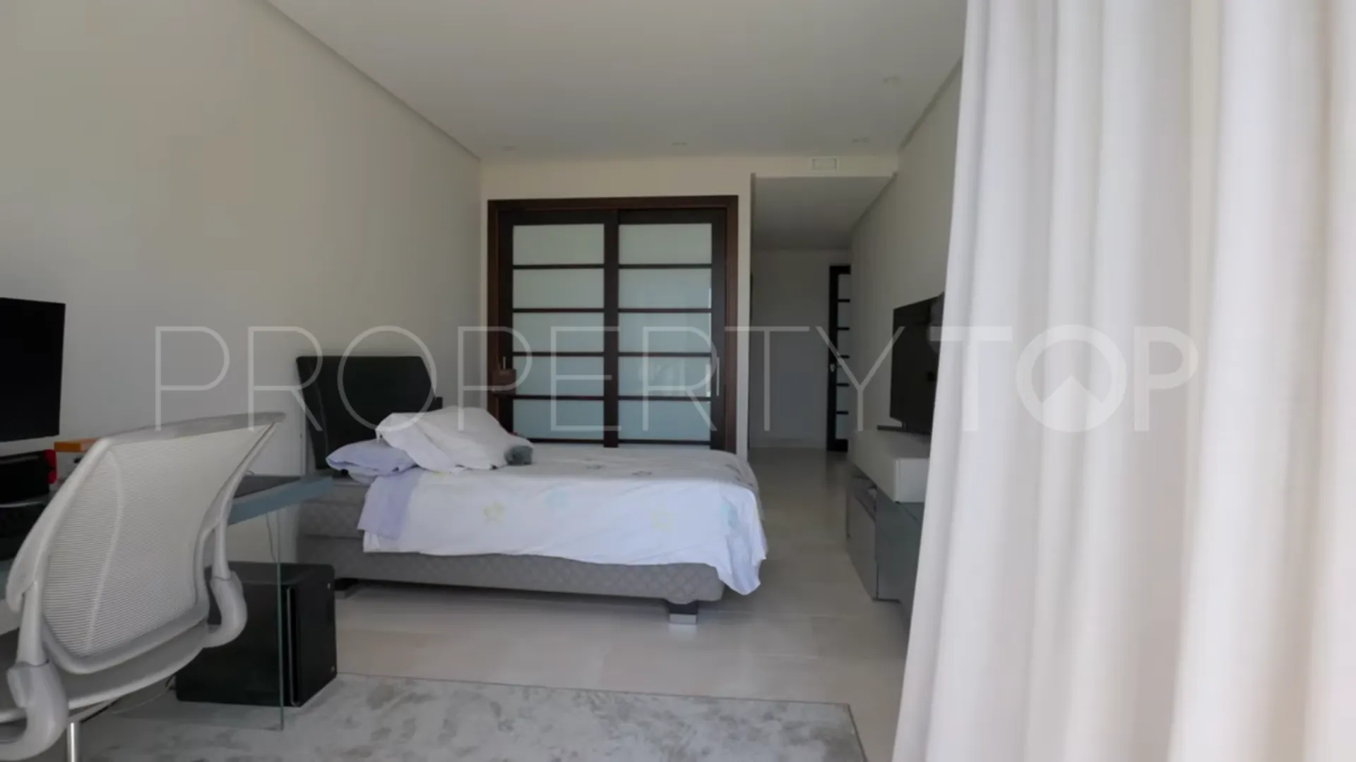 Hacienda de Valderrama triplex for sale