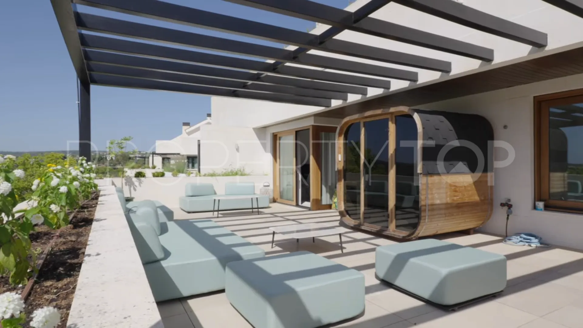 Hacienda de Valderrama triplex for sale
