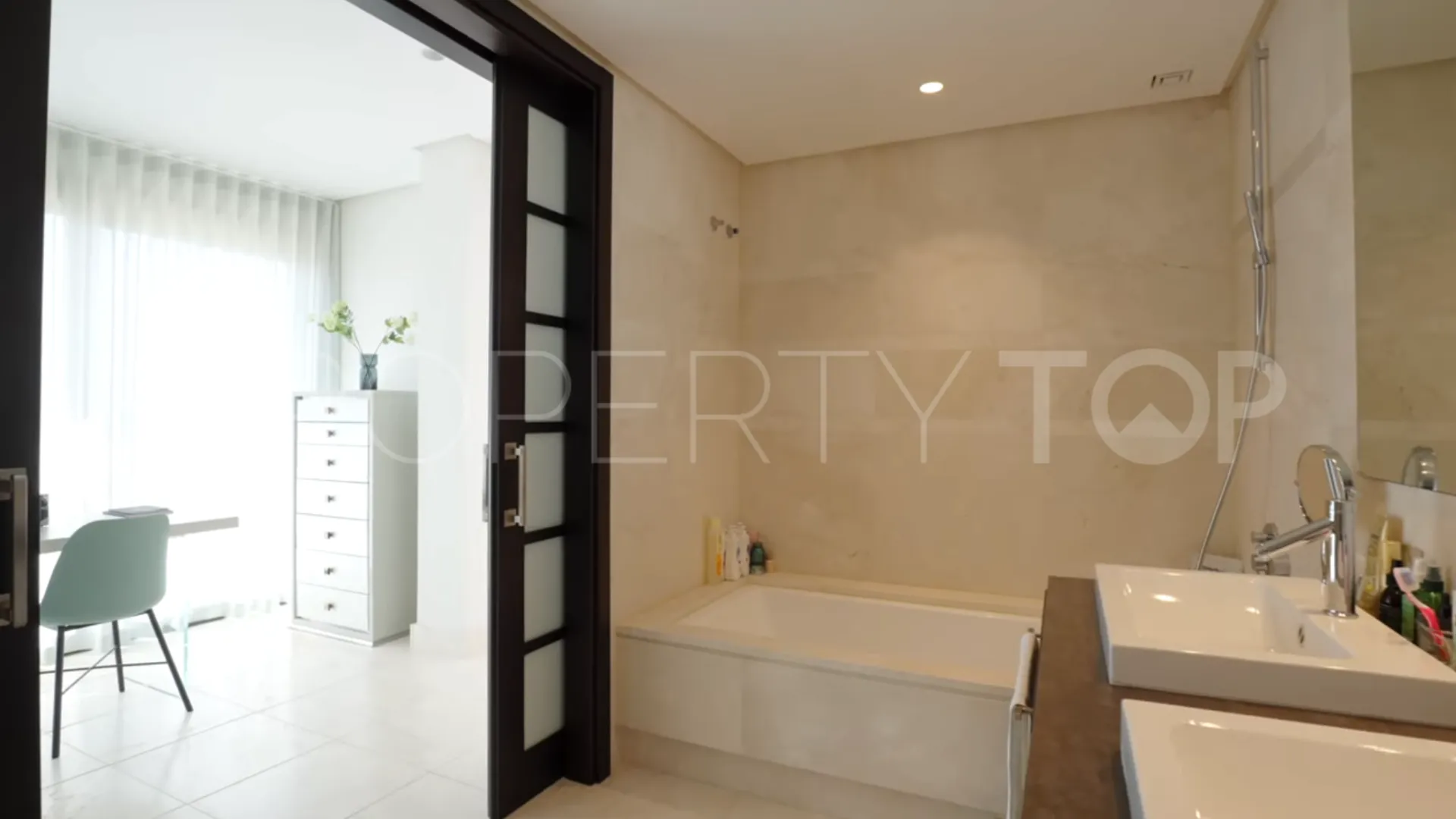 Hacienda de Valderrama triplex for sale