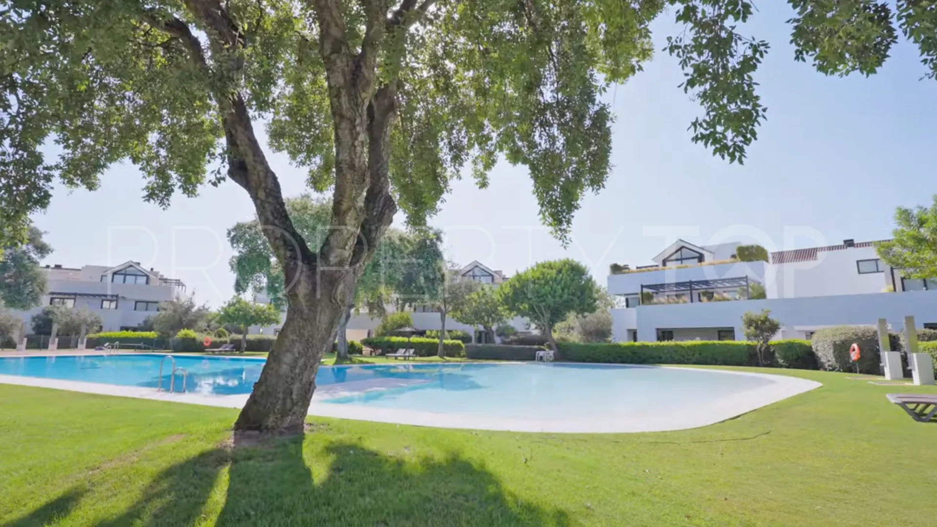 Hacienda de Valderrama triplex for sale