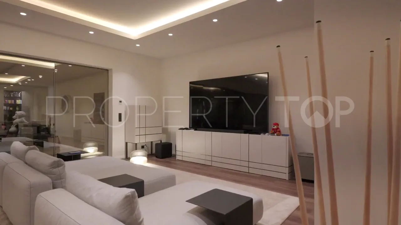 Hacienda de Valderrama triplex for sale