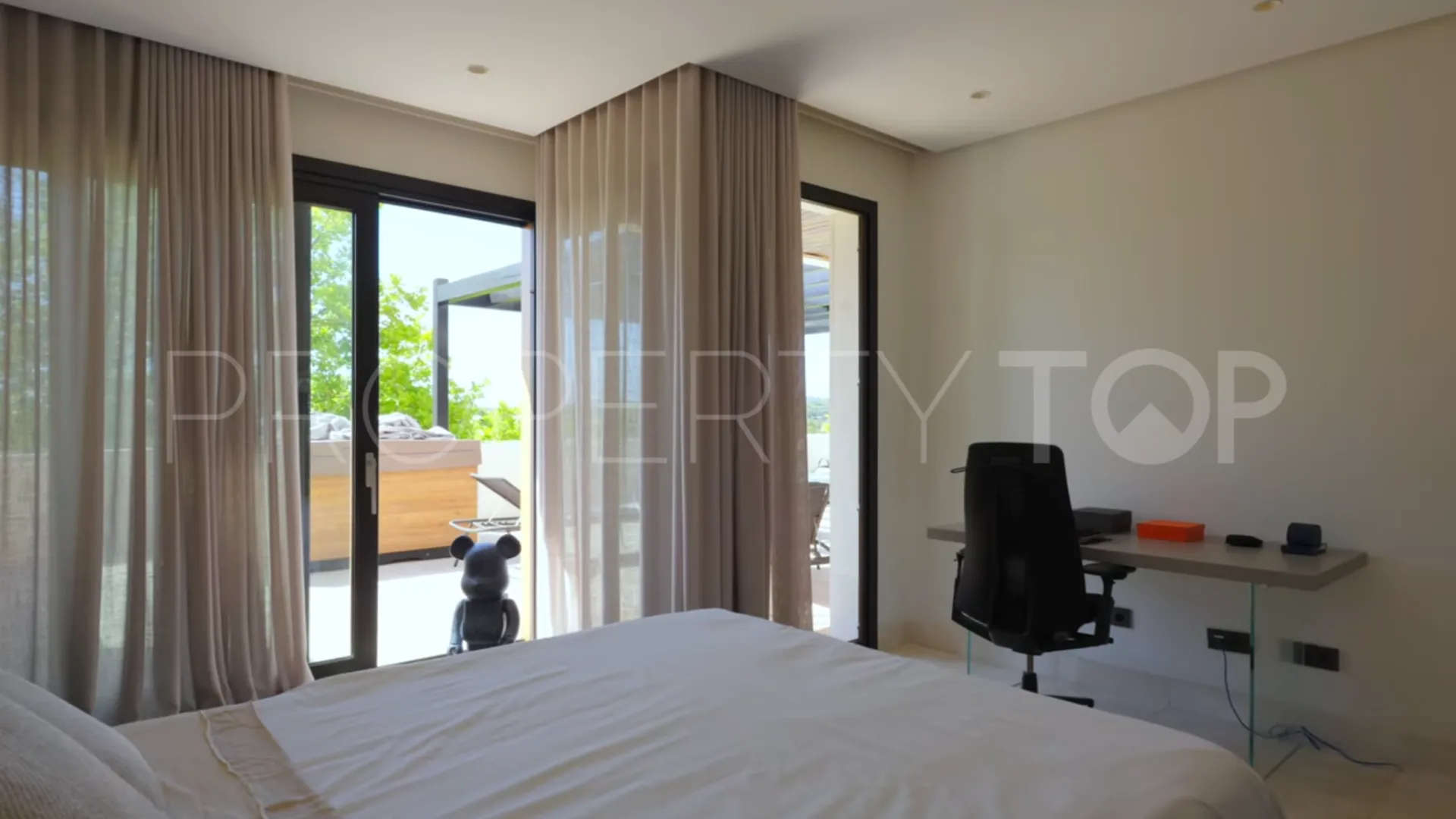 Hacienda de Valderrama triplex for sale