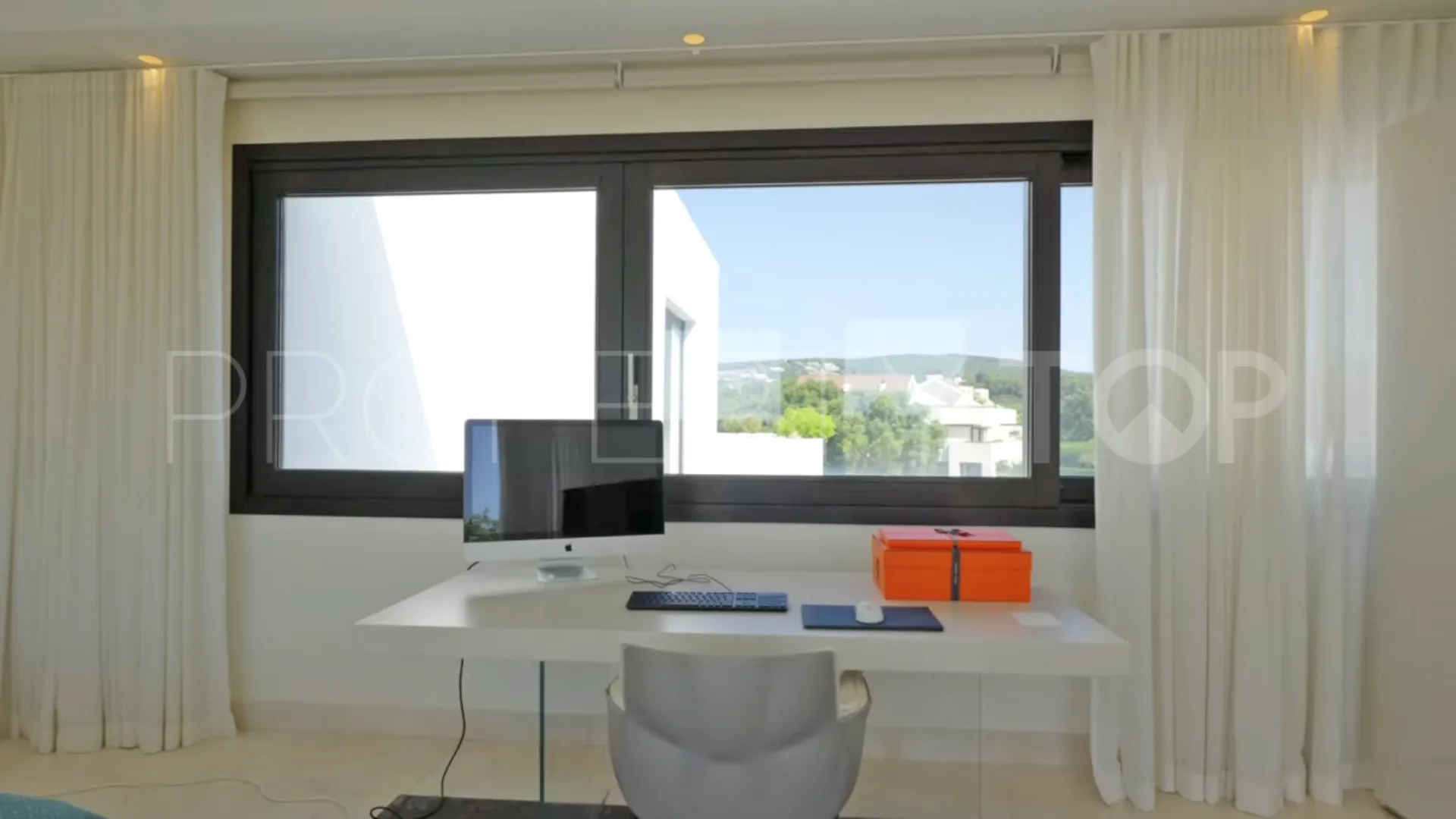 Hacienda de Valderrama triplex for sale