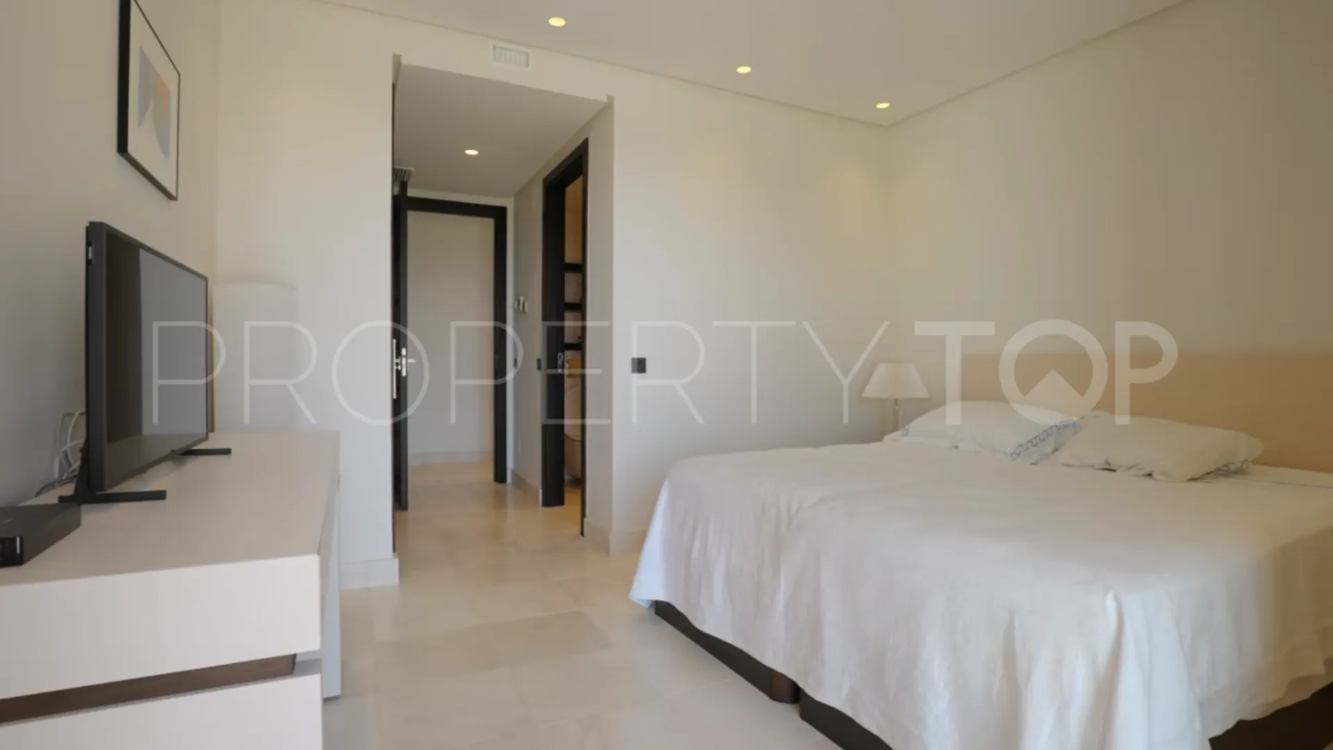 Hacienda de Valderrama triplex for sale