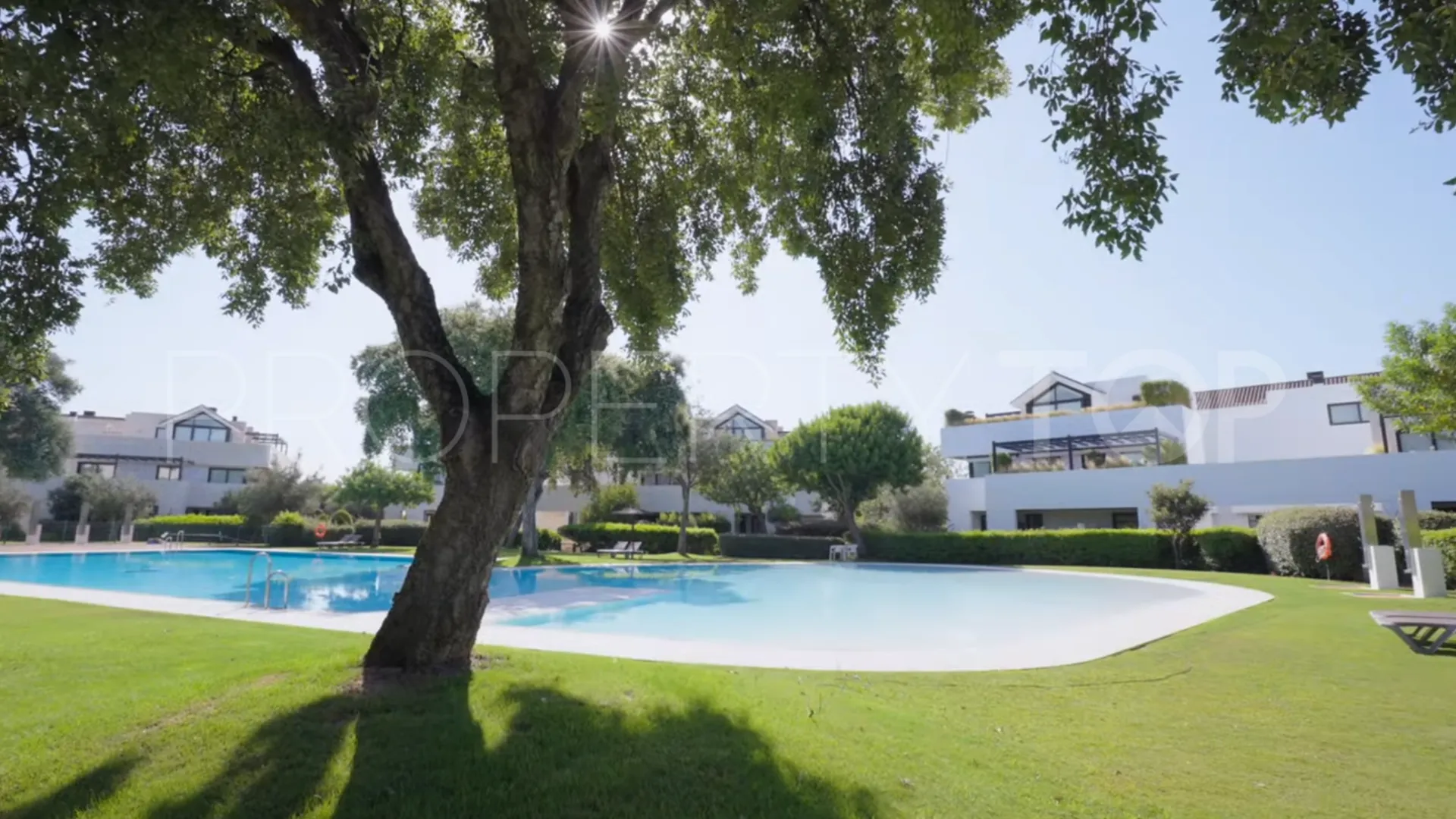 Hacienda de Valderrama triplex for sale