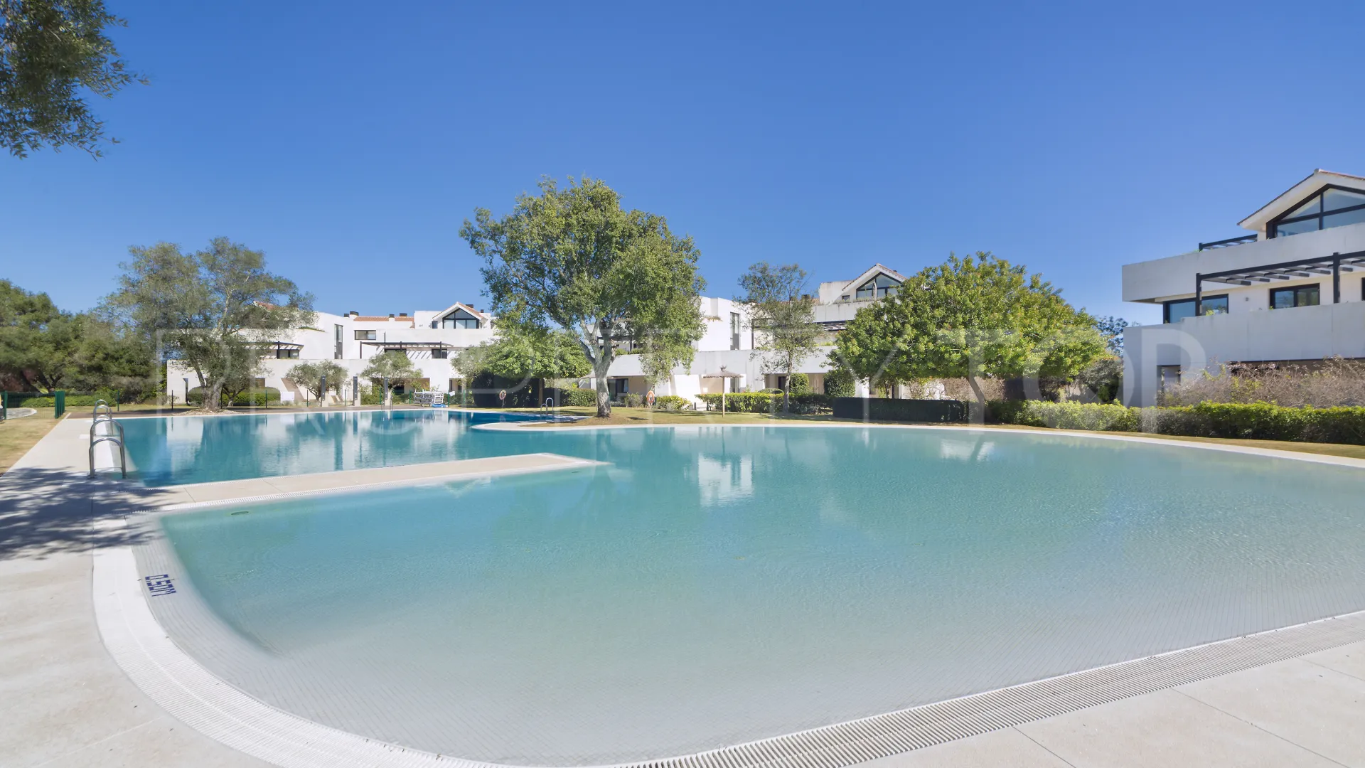 Hacienda de Valderrama triplex for sale