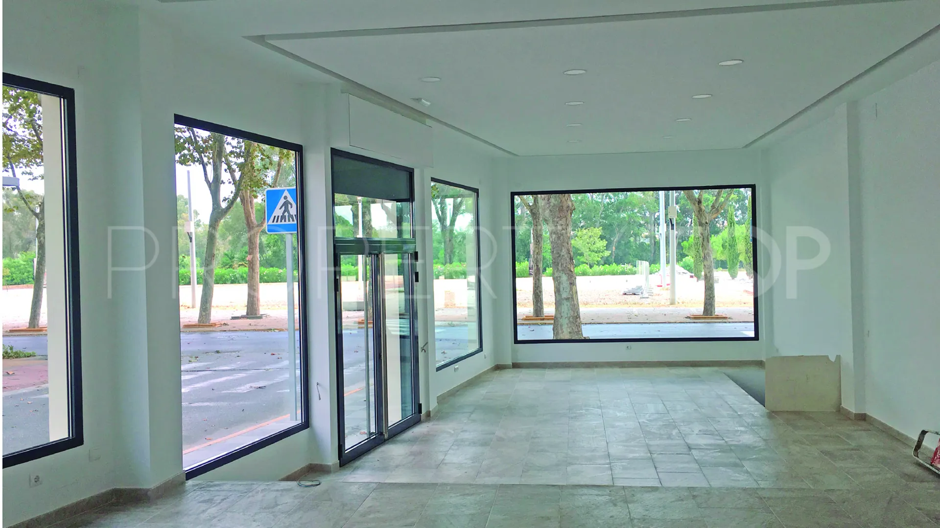Commercial premises in Guadiaro for sale