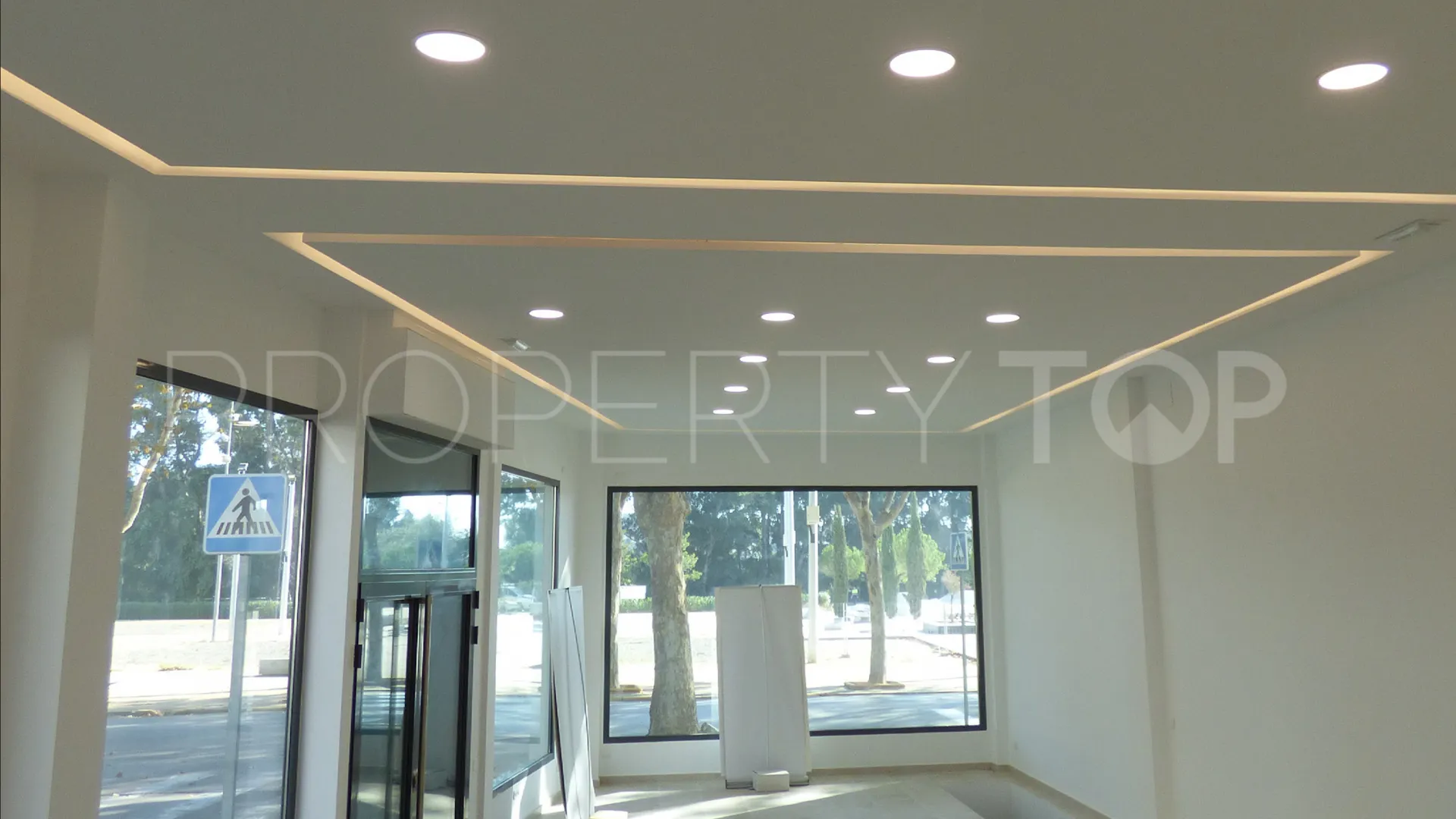 Commercial premises in Guadiaro for sale