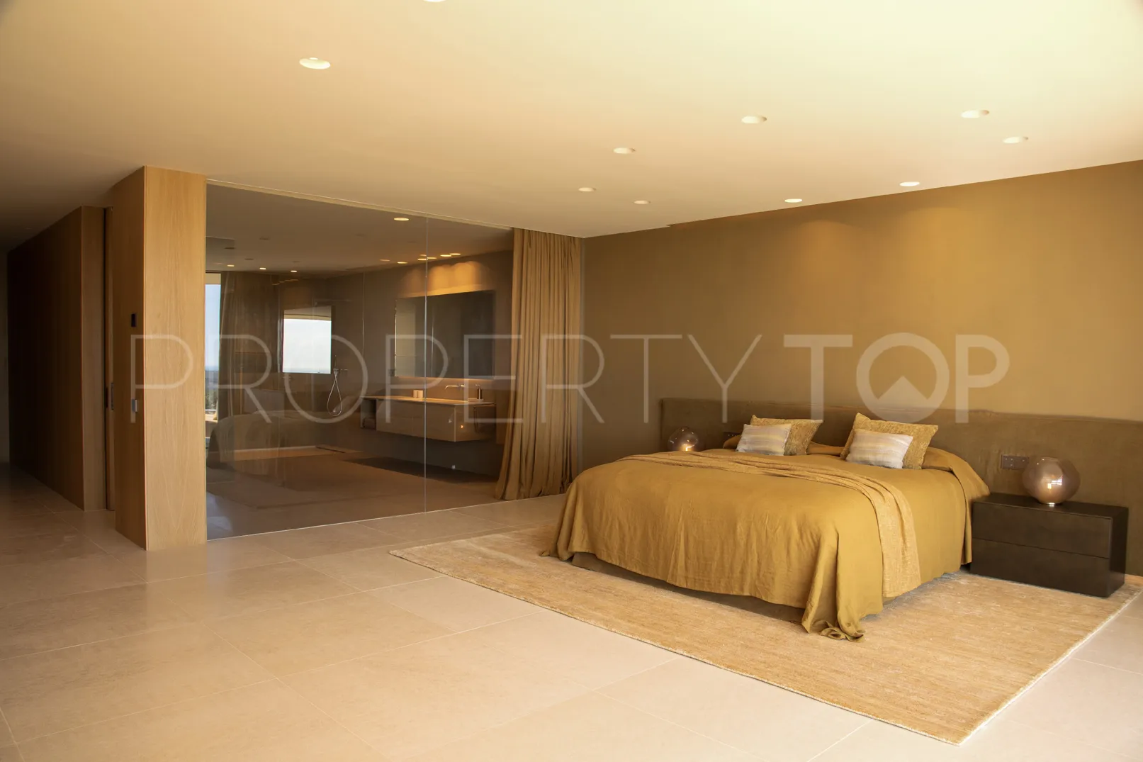 Se vende villa en La Reserva de 8 dormitorios