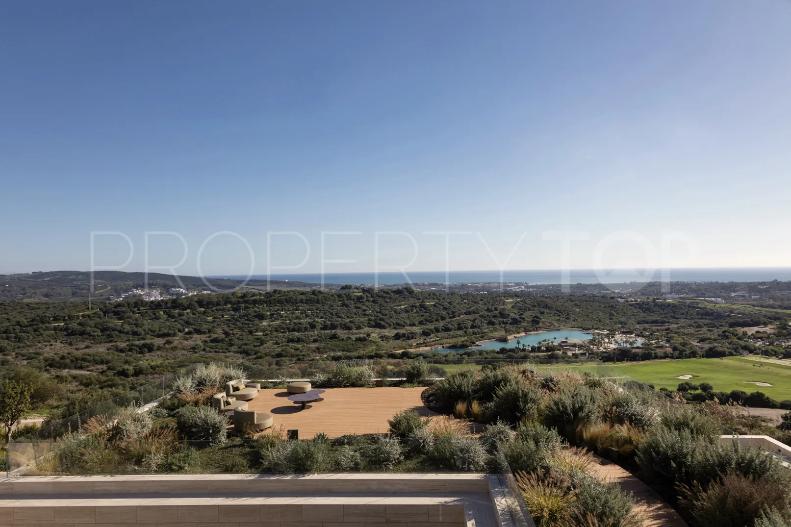 Se vende villa en La Reserva de 8 dormitorios