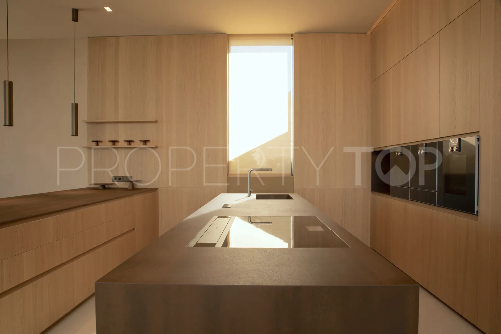 Se vende villa en La Reserva de 8 dormitorios